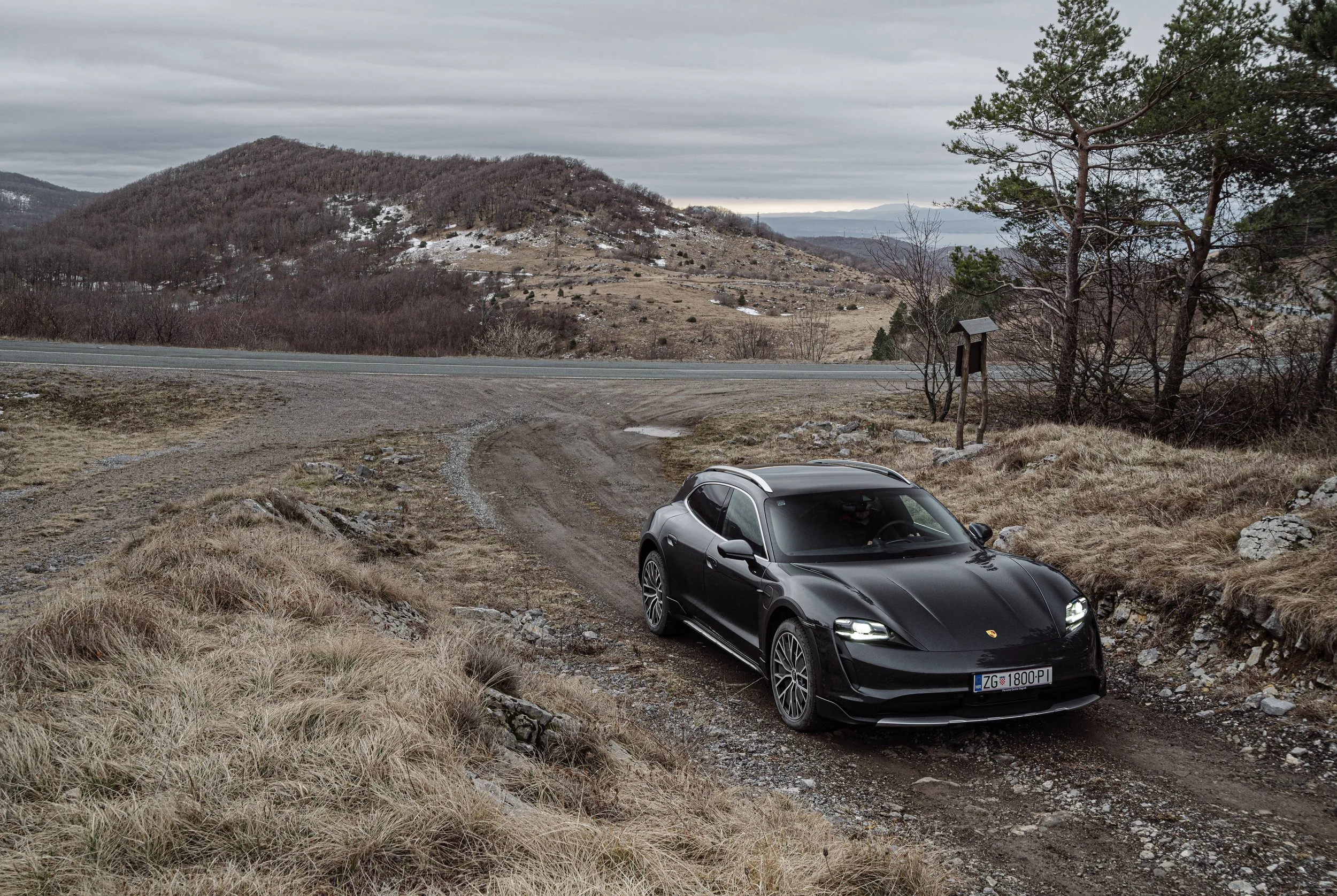 AMS-PORSCHE_TAYCAN-15.jpg