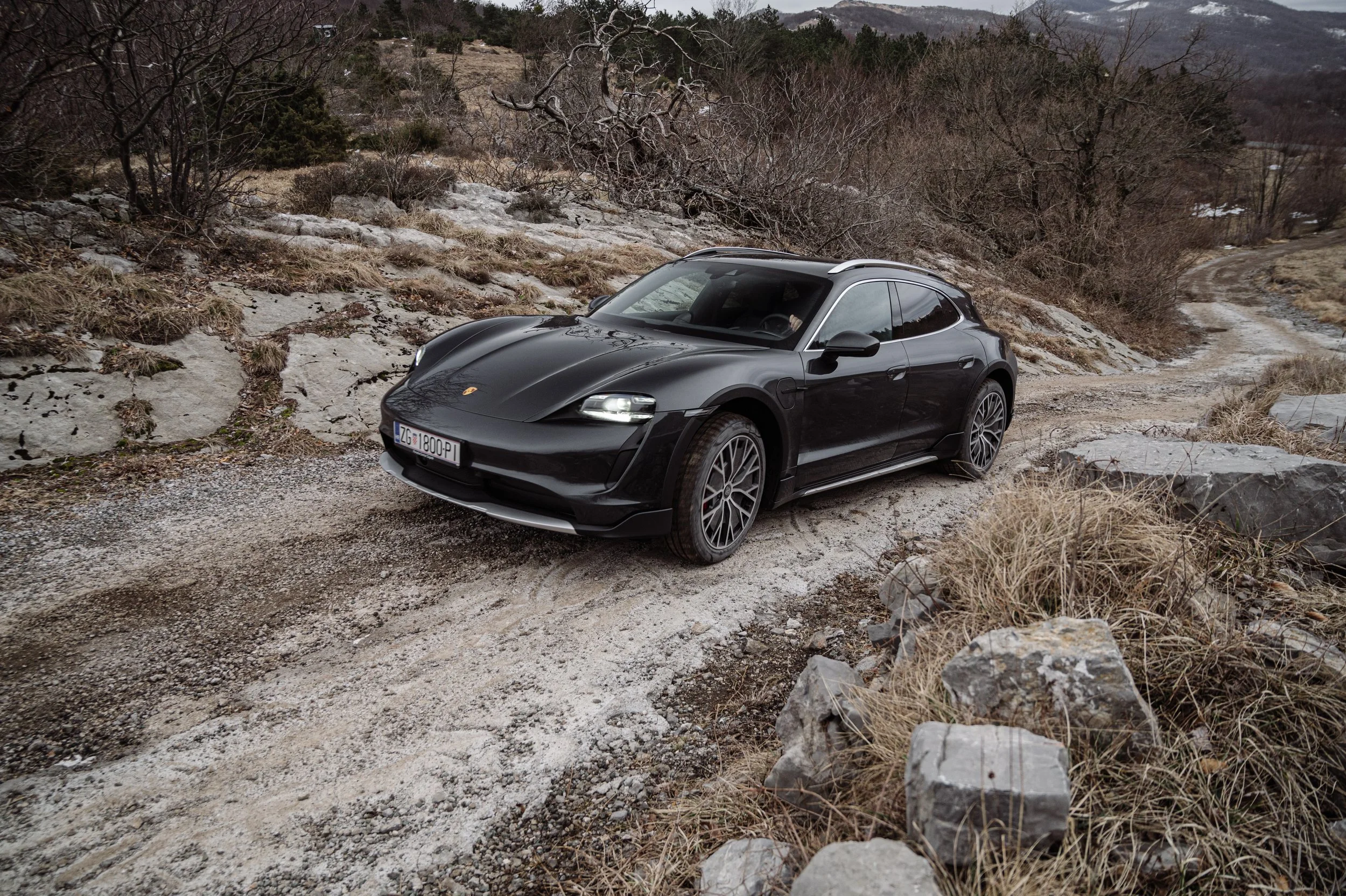 AMS-PORSCHE_TAYCAN-18.jpg