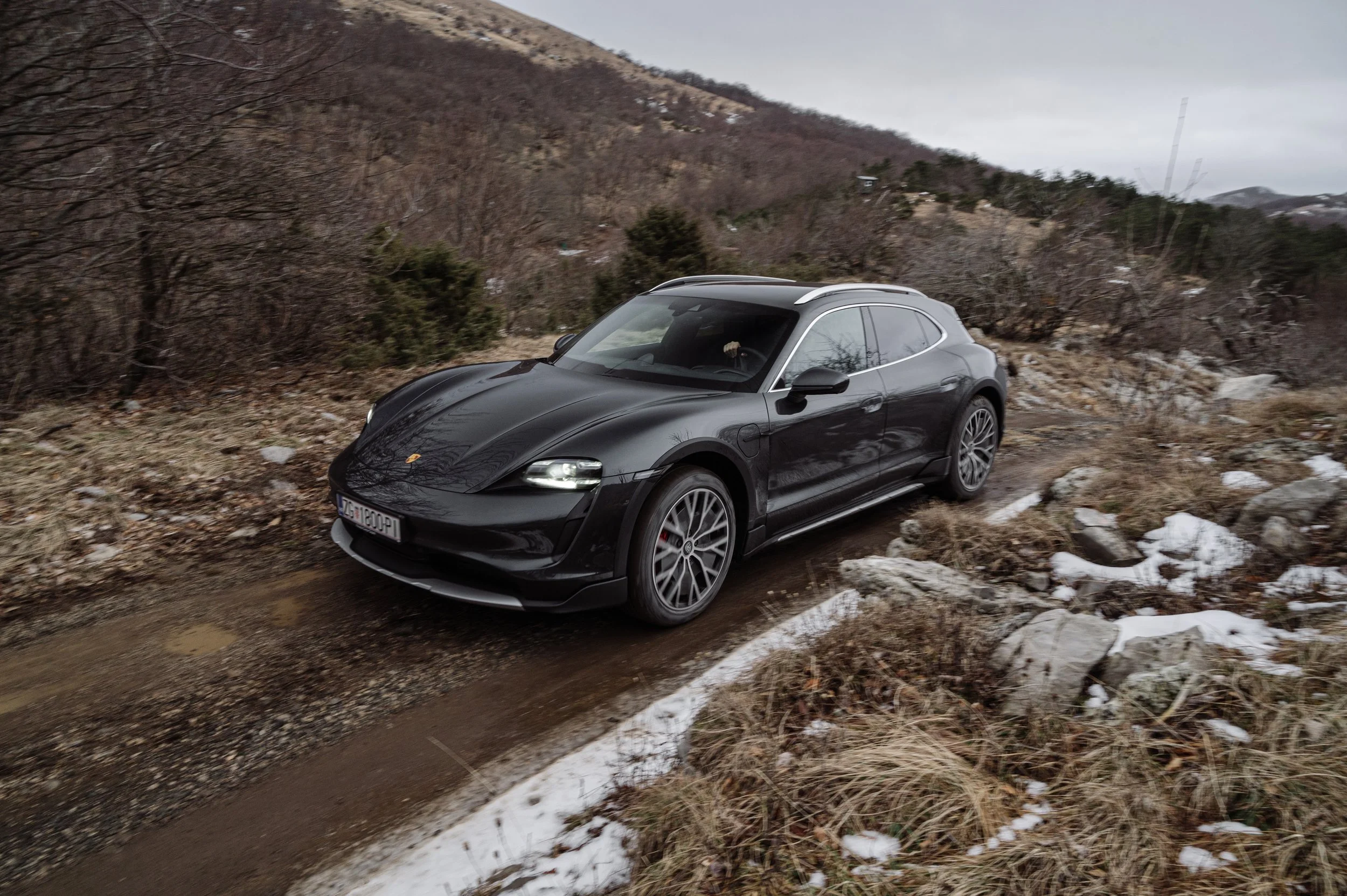 AMS-PORSCHE_TAYCAN-19.jpg