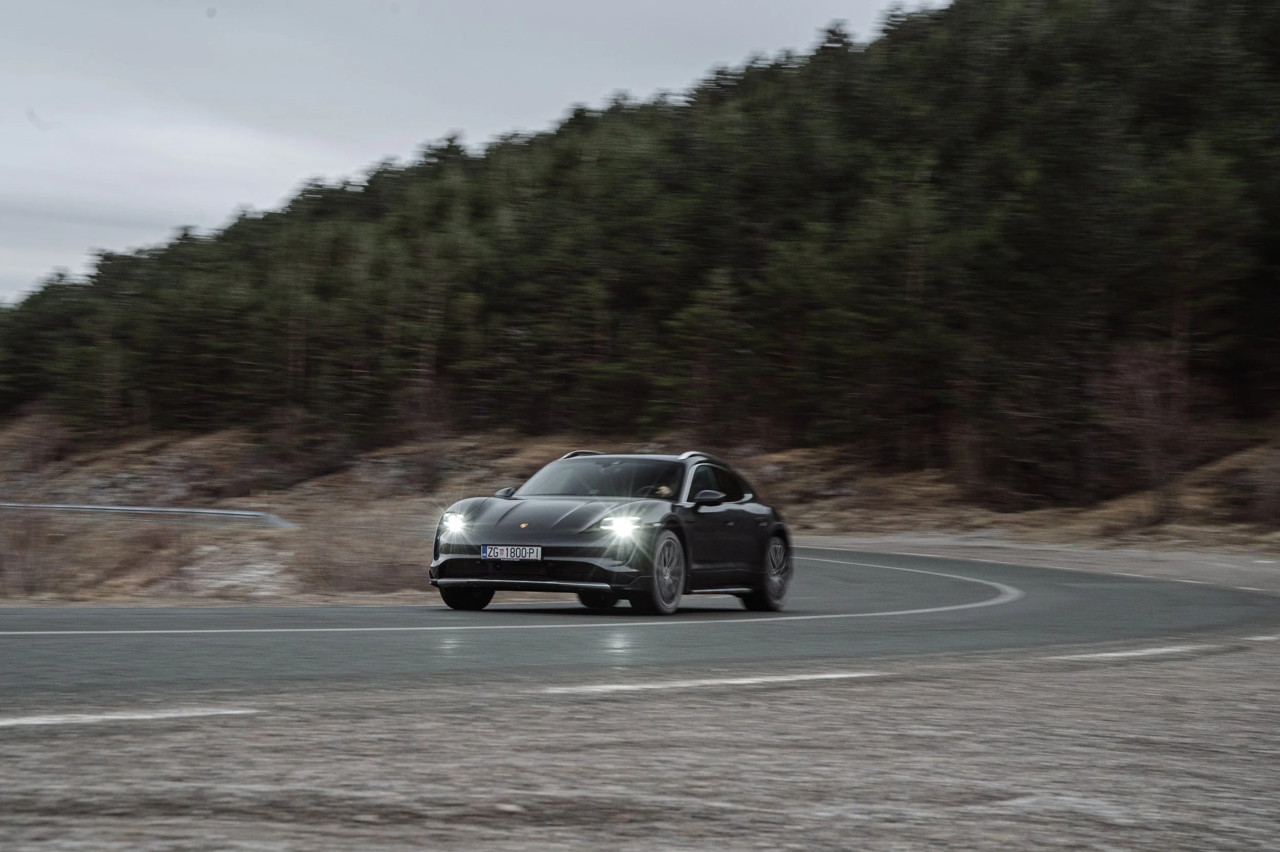AMS-PORSCHE_TAYCAN-12.jpg