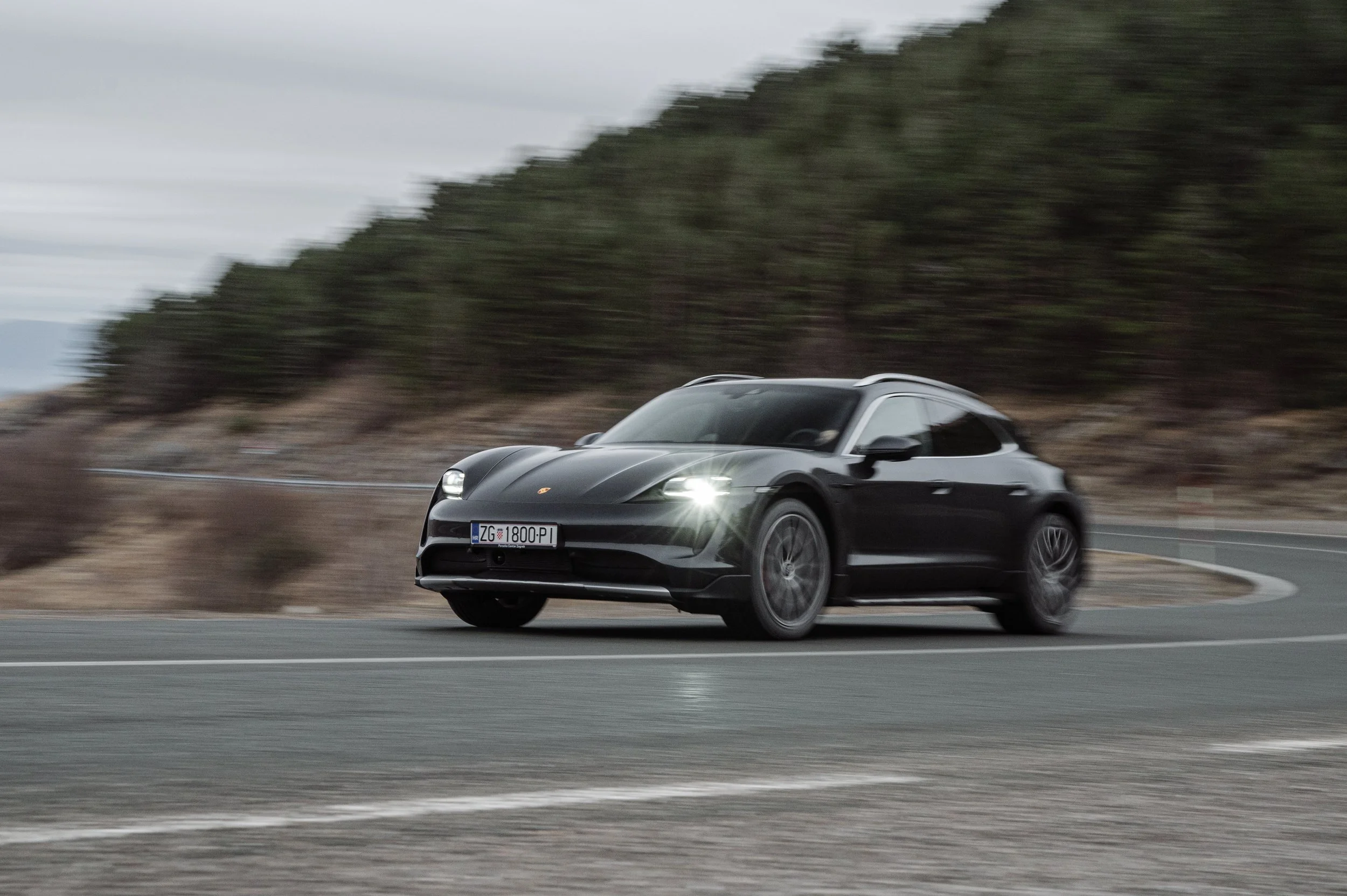 AMS-PORSCHE_TAYCAN-14.jpg