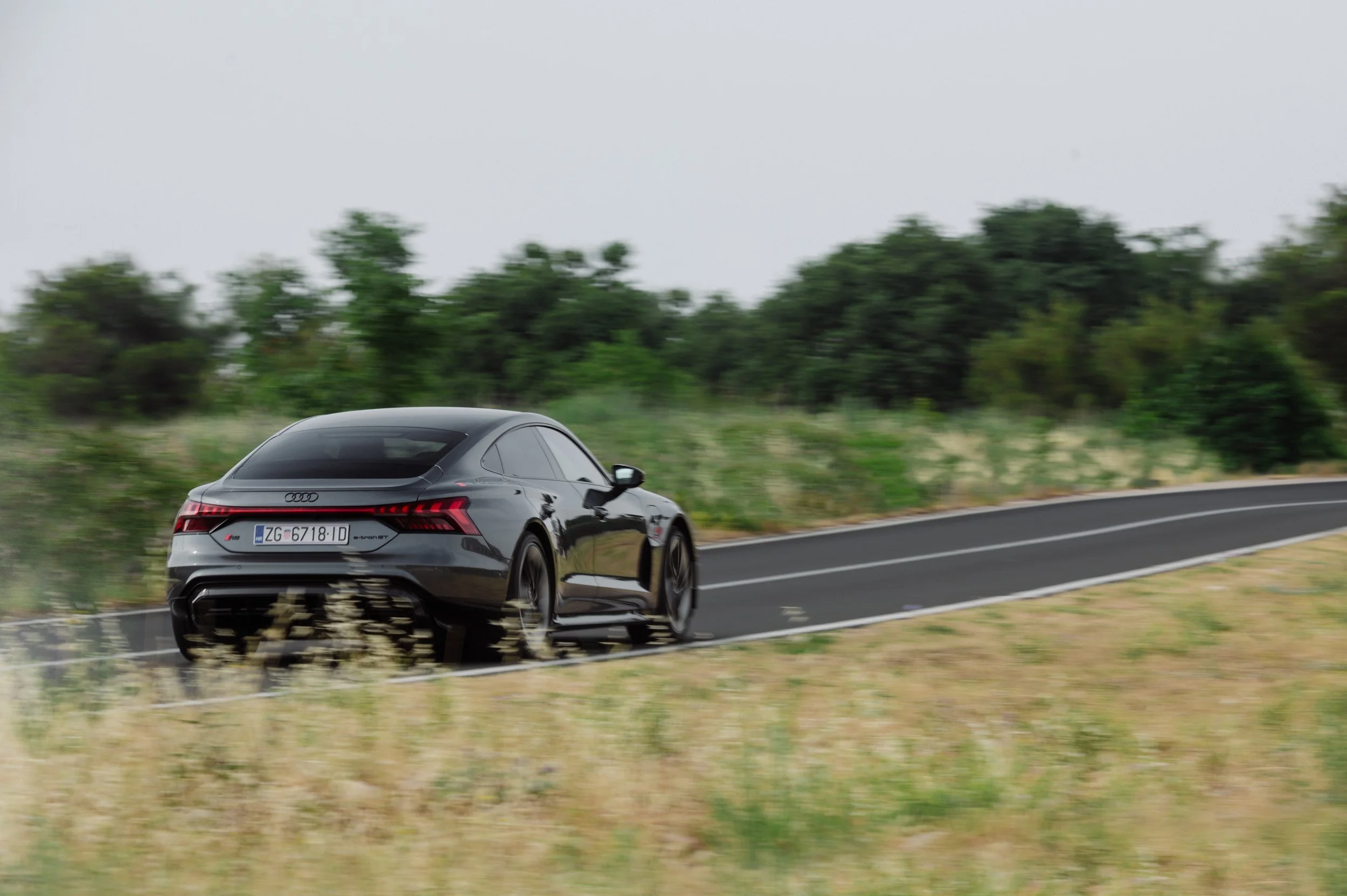 AMS-AUDI_E-TRON_GT_RS-3.jpg