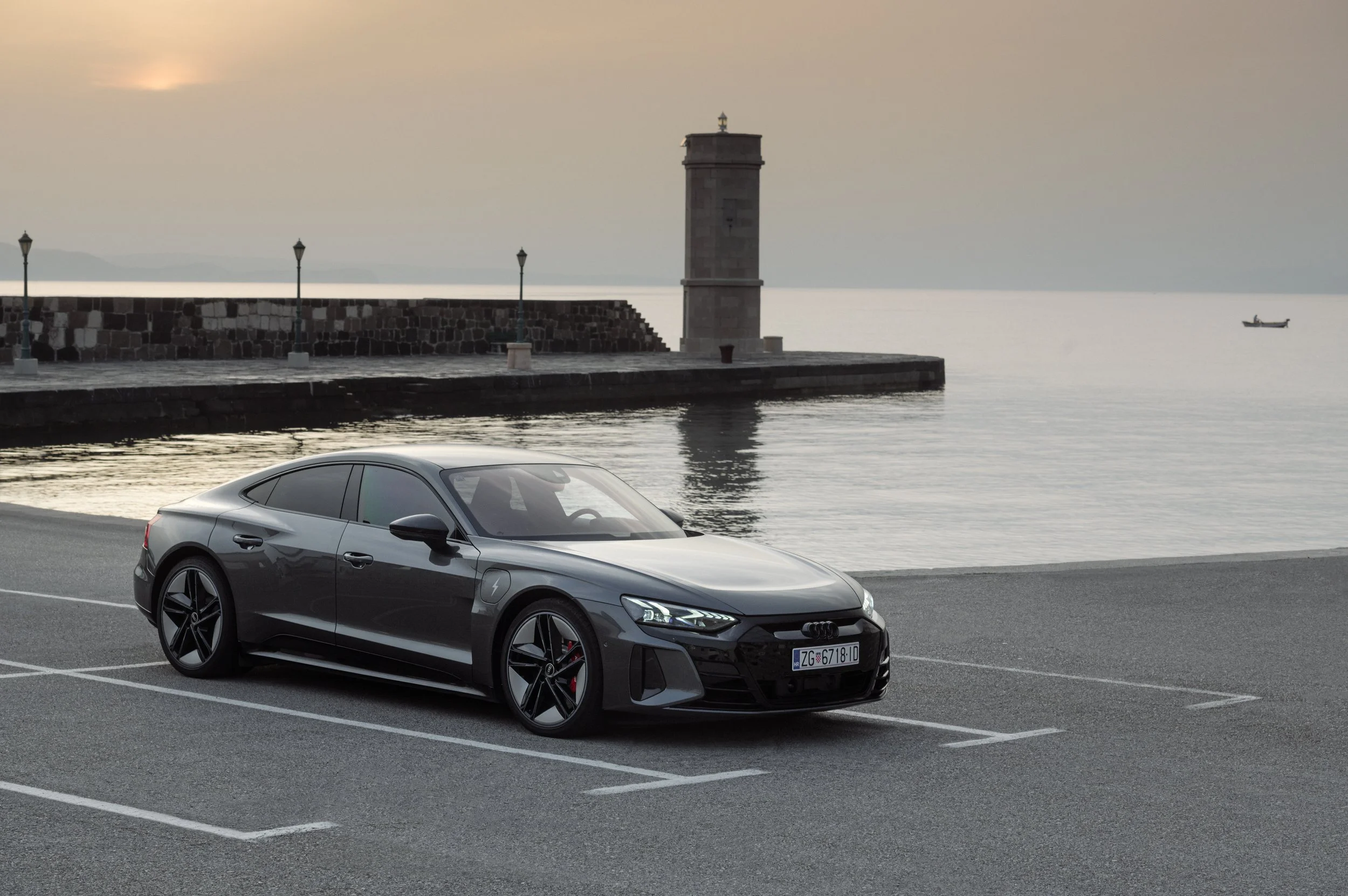 AMS-AUDI_E-TRON_GT_RS-18.jpg