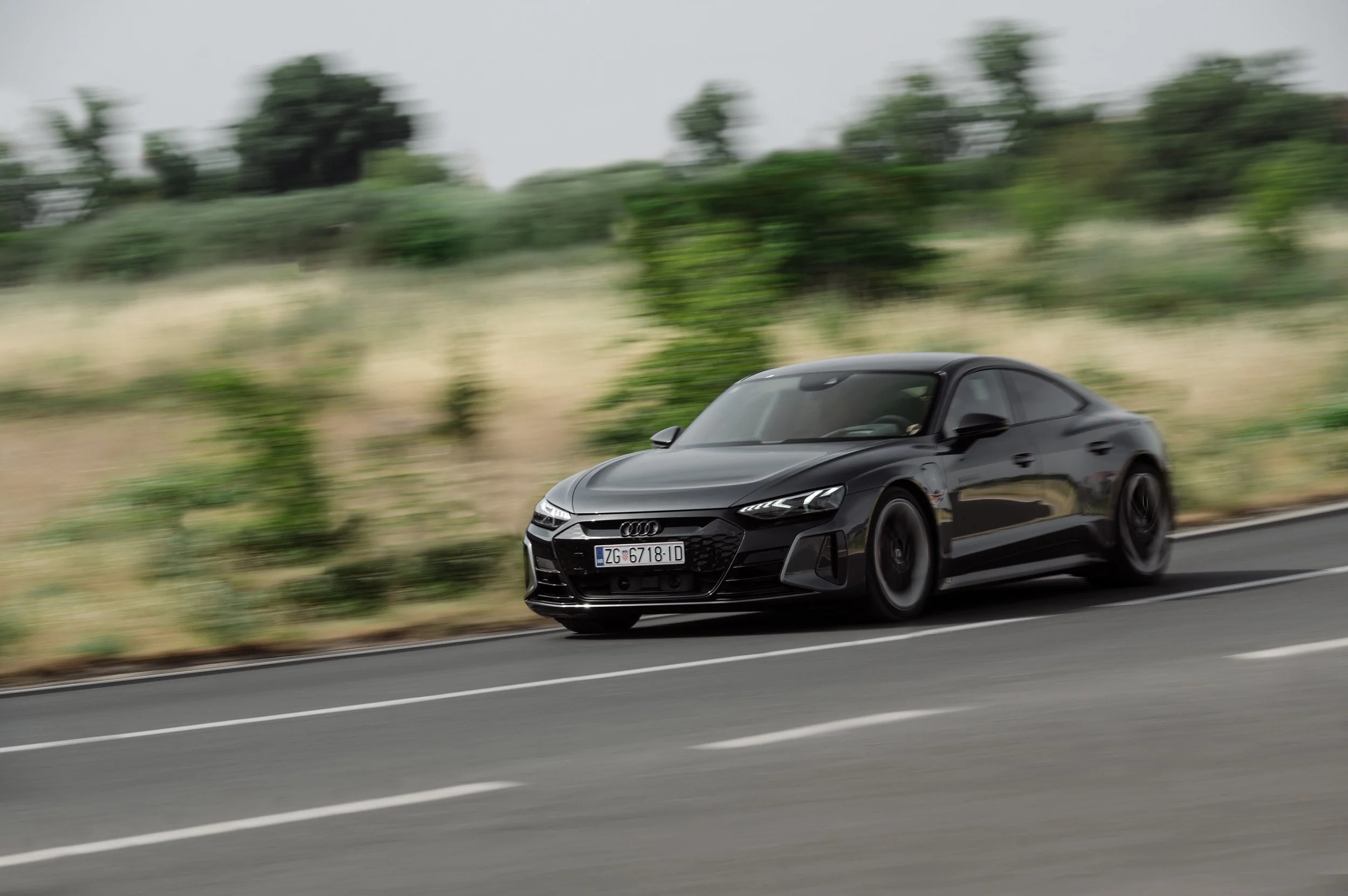 AMS-AUDI_E-TRON_GT_RS-1.jpg