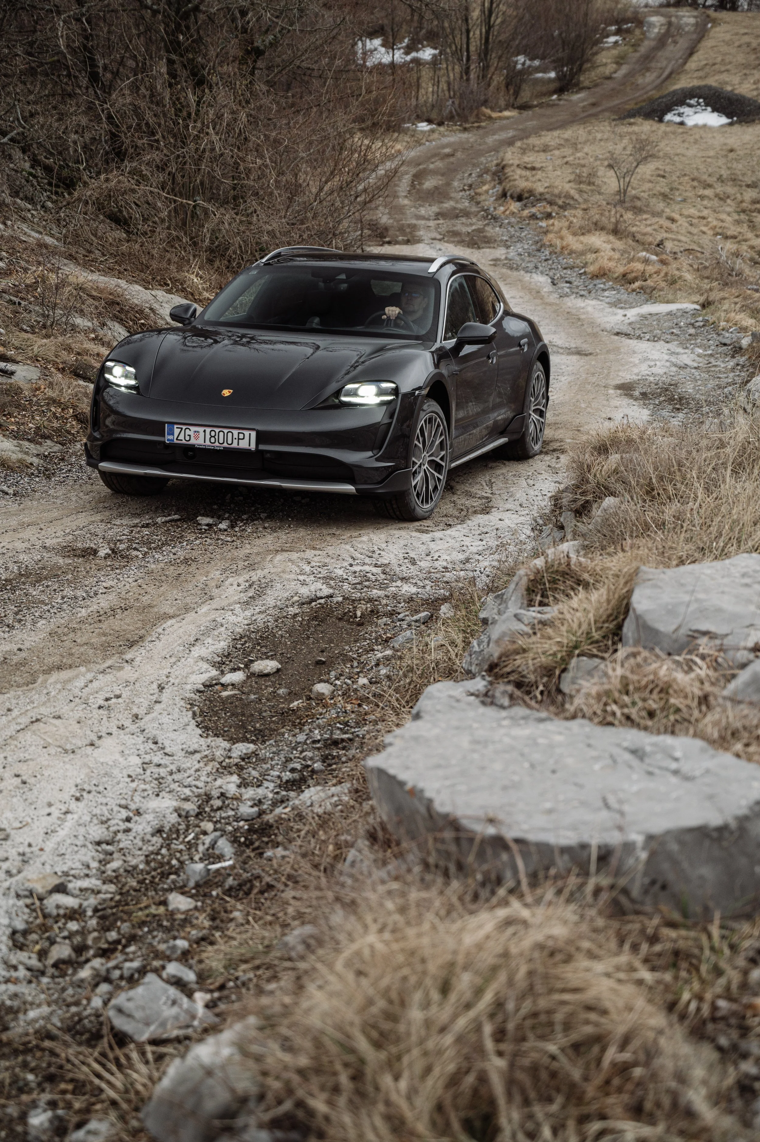 AMS-PORSCHE_TAYCAN-17.jpg