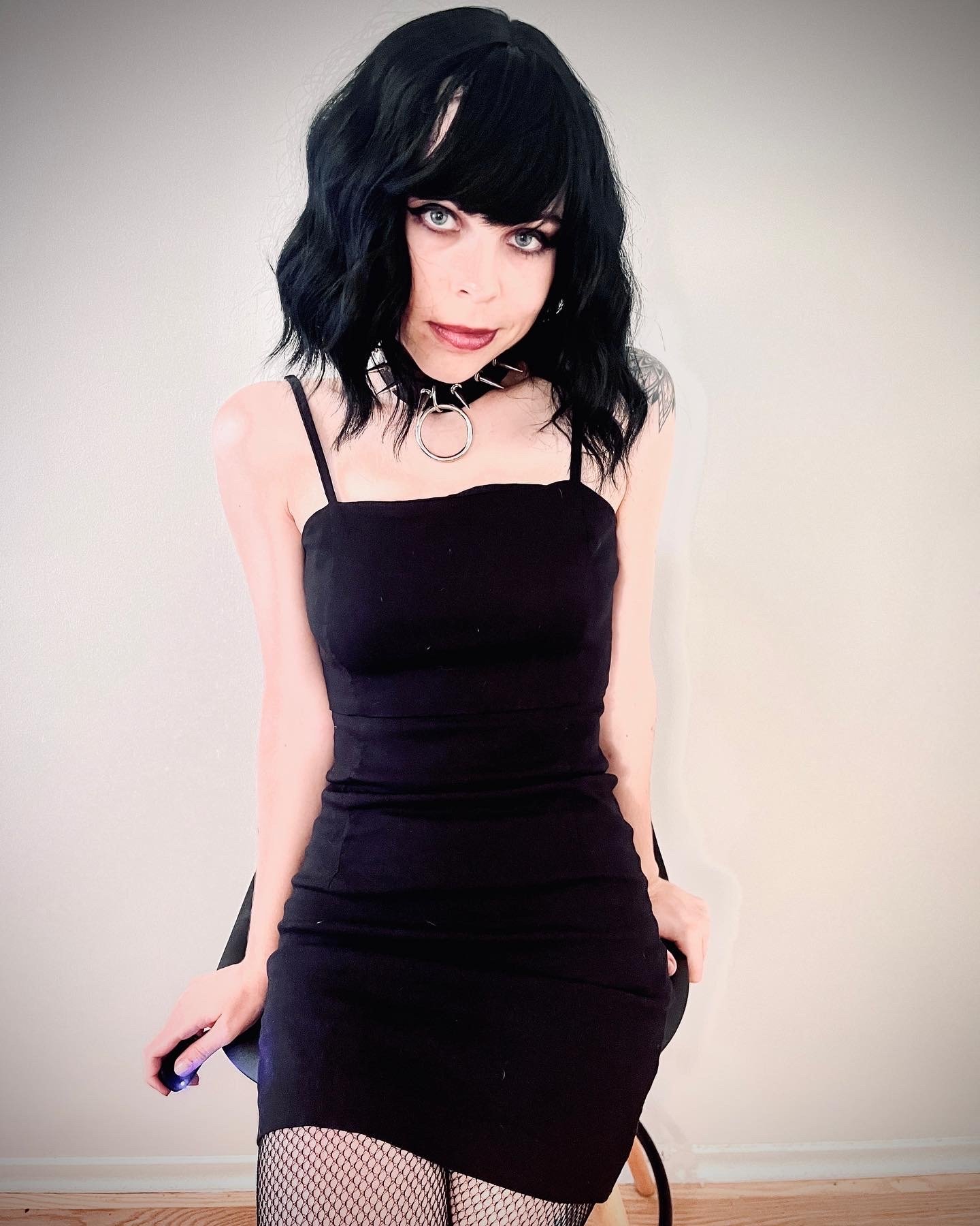 2022-10-14-alice-glass-1.jpg