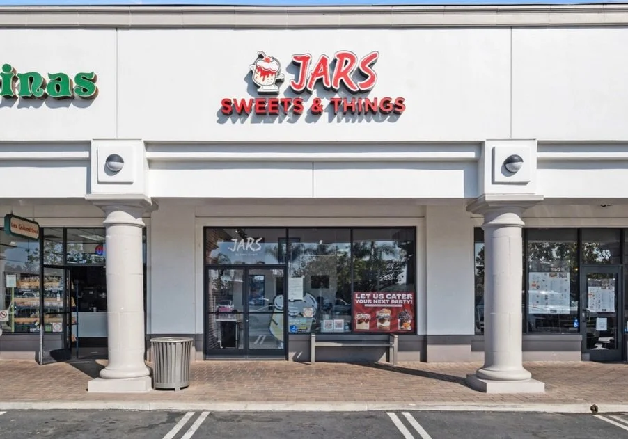 A turnkey sublease opportunity to start the year strong. This 1,218 SF space features upgraded finishes, excellent visibility, and a layout ready for immediate use.

DM for details!