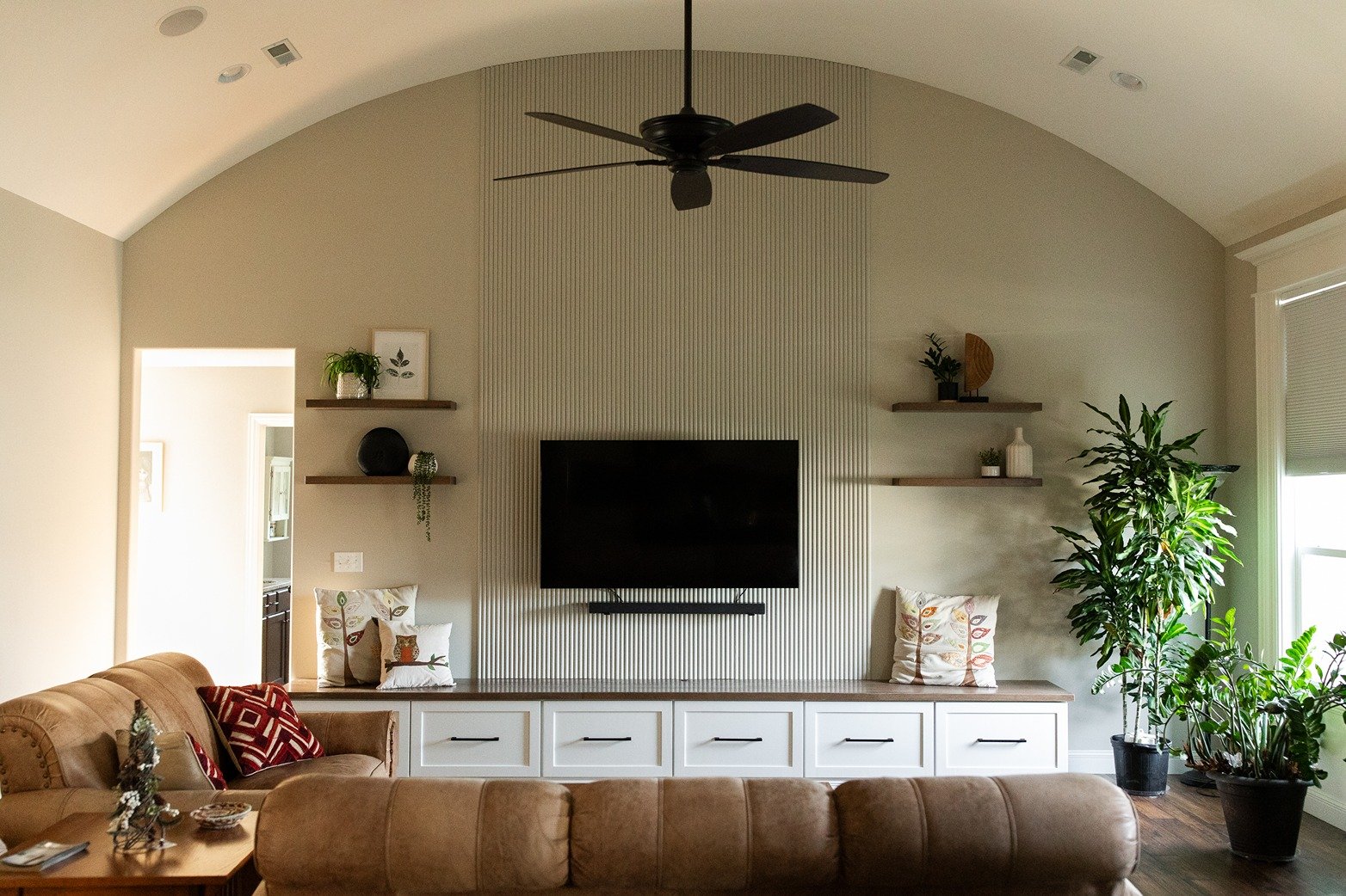 OliveTree_LivingRoomRemodel_LauraRowe-13.jpg