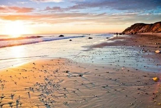 🌊 Returning With the Tide

The tide leaves.

The tide returns.

Again and again.

No shame in having wandered.

No failure in needing to come back.

🌊

#slanureiki
#usuireiki #reikihealer #jerseyreiki #energyhealing #stressrelief #positiveenergy #M