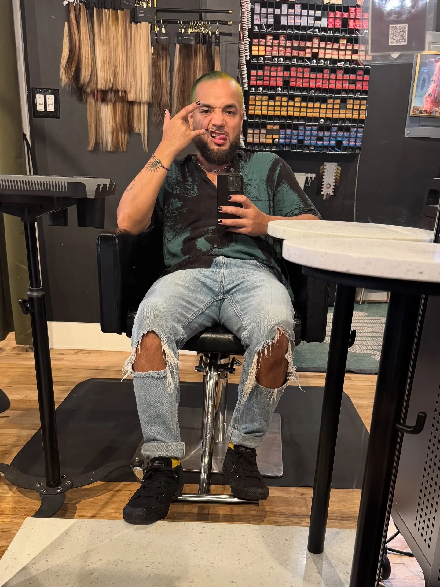 🚨 Big moment for our apprentice Vic! 🚨
We&rsquo;re so proud to announce that Vic is officially hitting the floor at The Artist &amp; The Antidote!

After months of hands-on training, assisting, and diving deep into everything from color to cutting,