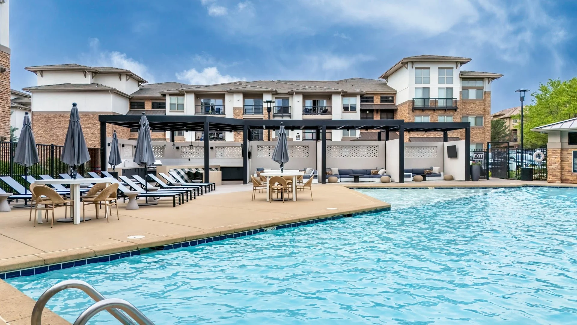 Flats at Inverness Pool-5.jpg