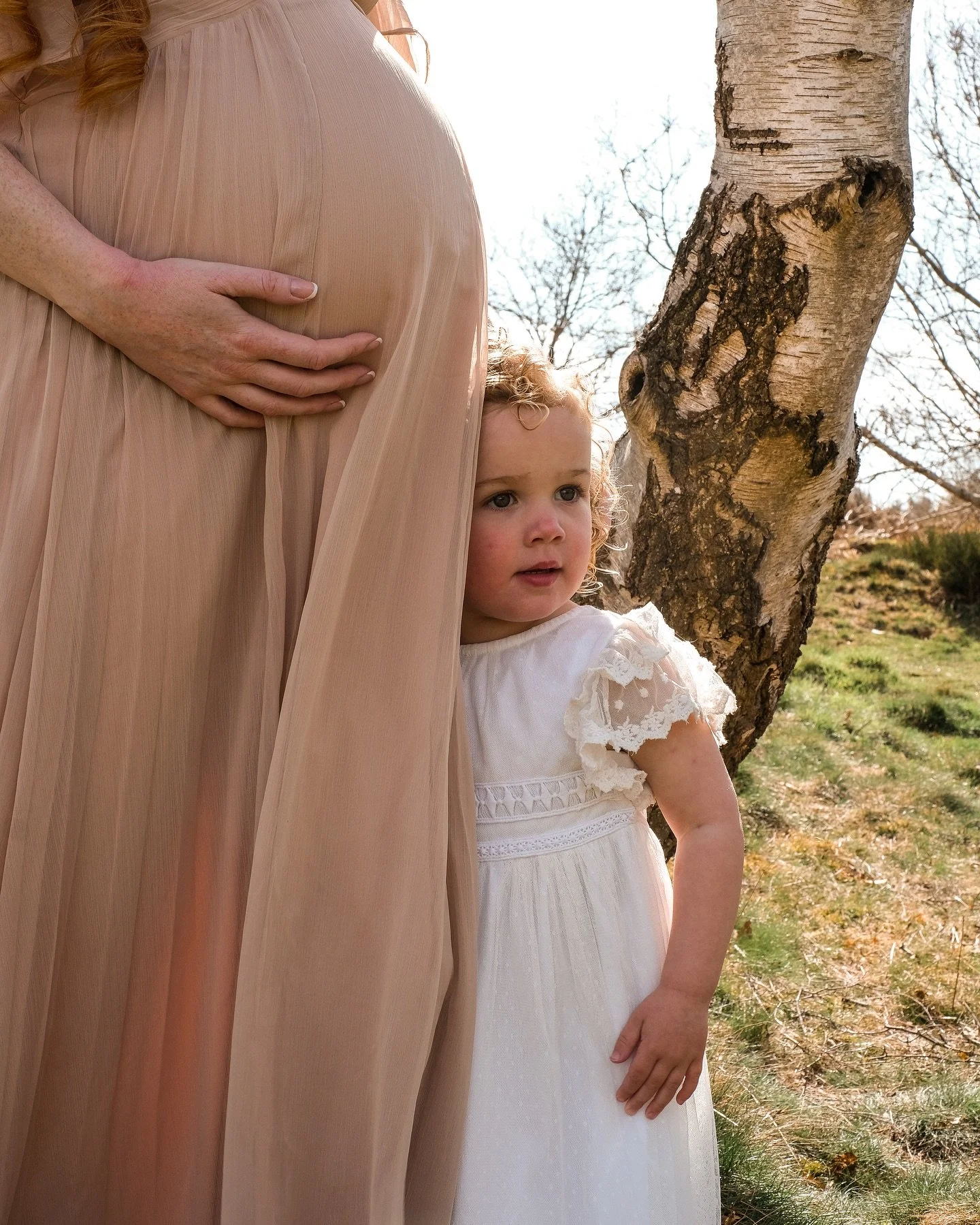 Two hearts waiting for one more 🤍🤍🤍
Such a beautiful shoot celebrating multiple stages of Motherhood. 

I am absolutely loving all these Spring shoots at the moment. 
We really are so blessed to have such beauty surrounding us that&rsquo;s really 