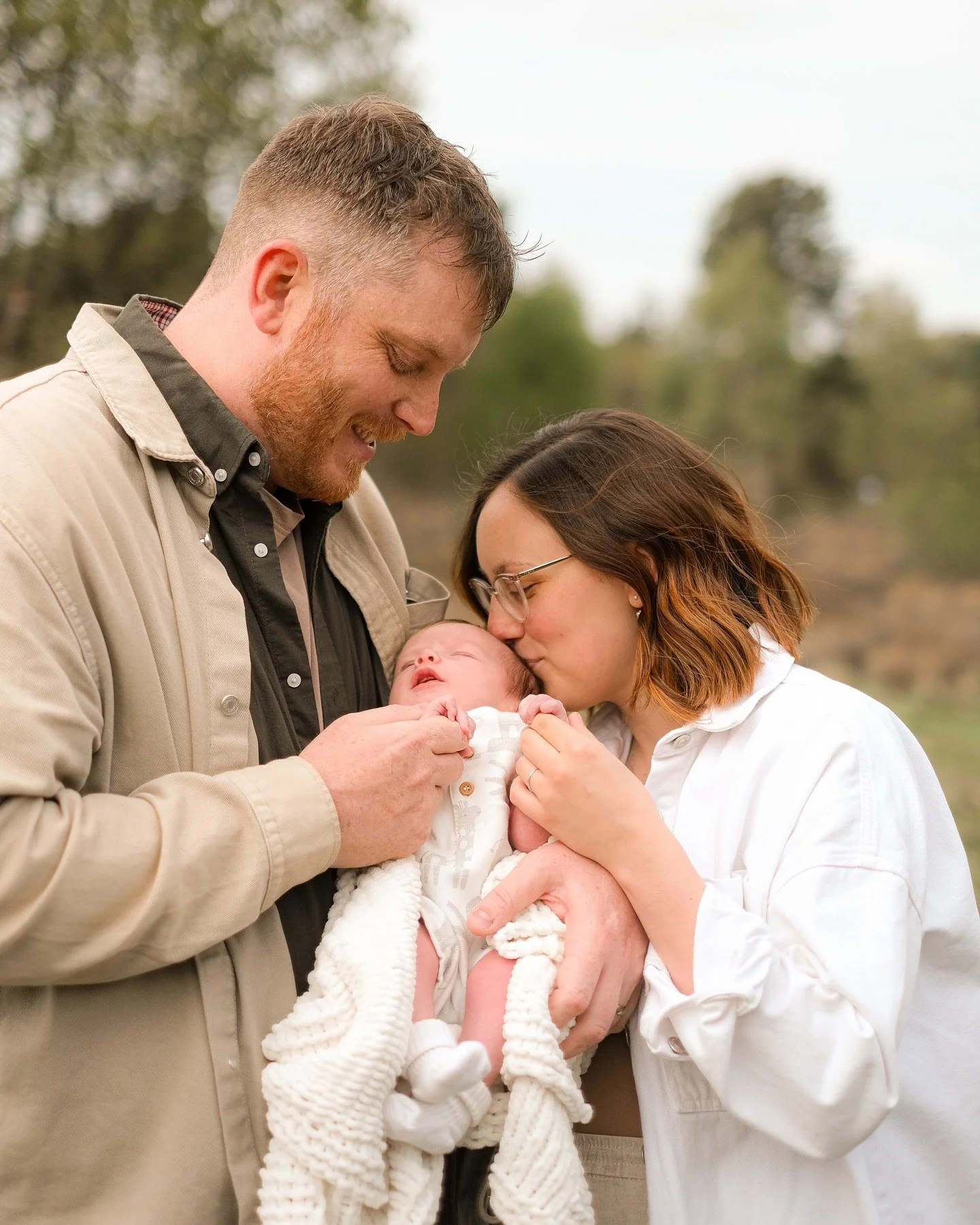 Tiny toes, fresh blooms, and sunshine! 🌼👶✨ Spring is the sweetest time to capture your growing family. This shoot was an absolute joy. 

All enquires via dm or through the contract page of my website.