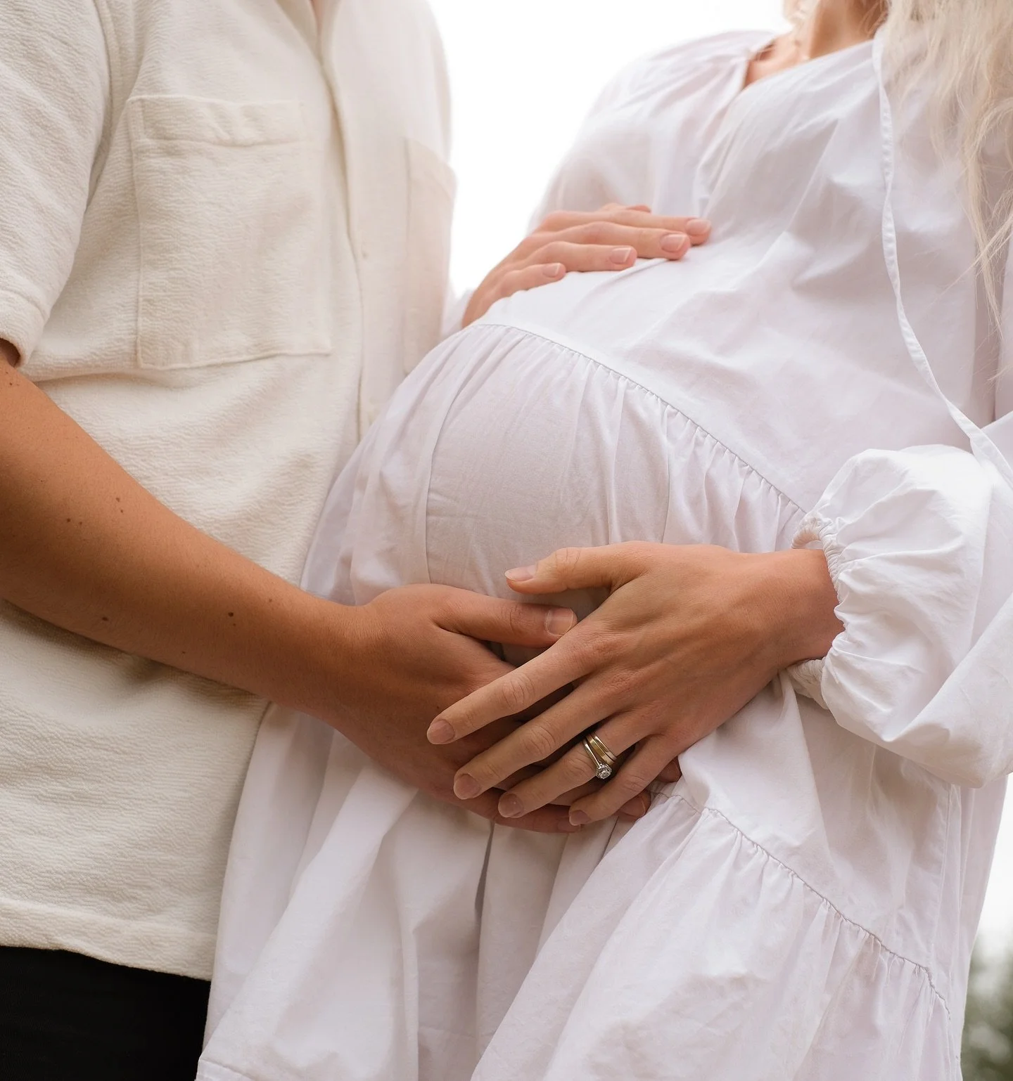 Beauty in bloom&mdash;one heart carrying another. 

#motherhoodphotography #pregnancy #motherhood #shropshire #stourbridge