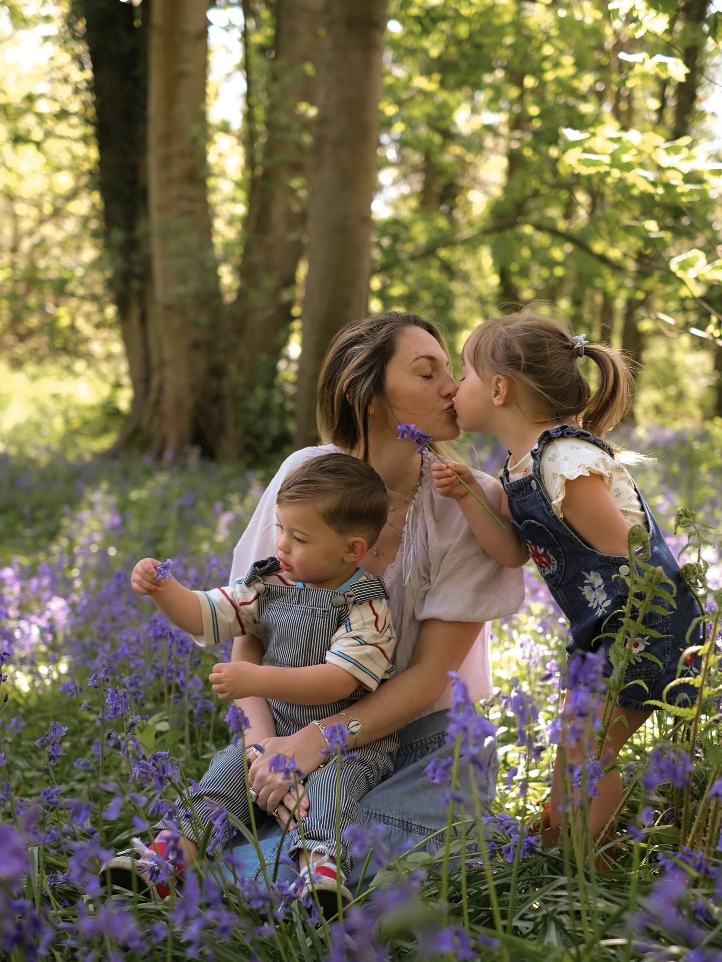 The bluebells are here! 💜

One of my favourite things about shooting in the great outdoors is no two shoots are ever the same. 

My diary is open for the rest of 2026. All enquire via DM 💌

#familyphotoshoot #shropshire #southstaffs #westmids #fami