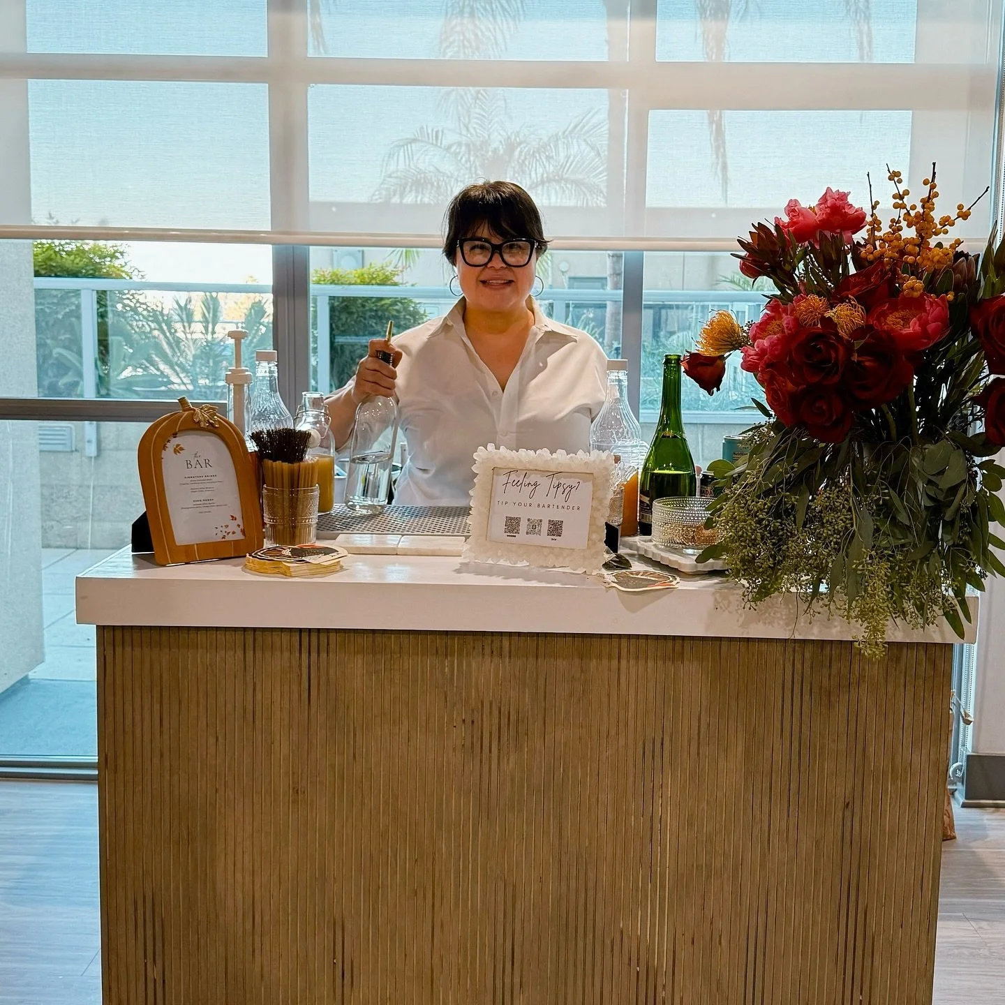 Serving up the holiday spirit with Milissa behind the bar! Thrilled to be part of a festive Friendsgiving celebration, bringing the flavors and fun with our custom holiday menu! 🥂 
.
.
.
.
.
.
#VinoVoyage #HolidaySips #Bartending #HolidayPartyReady 
