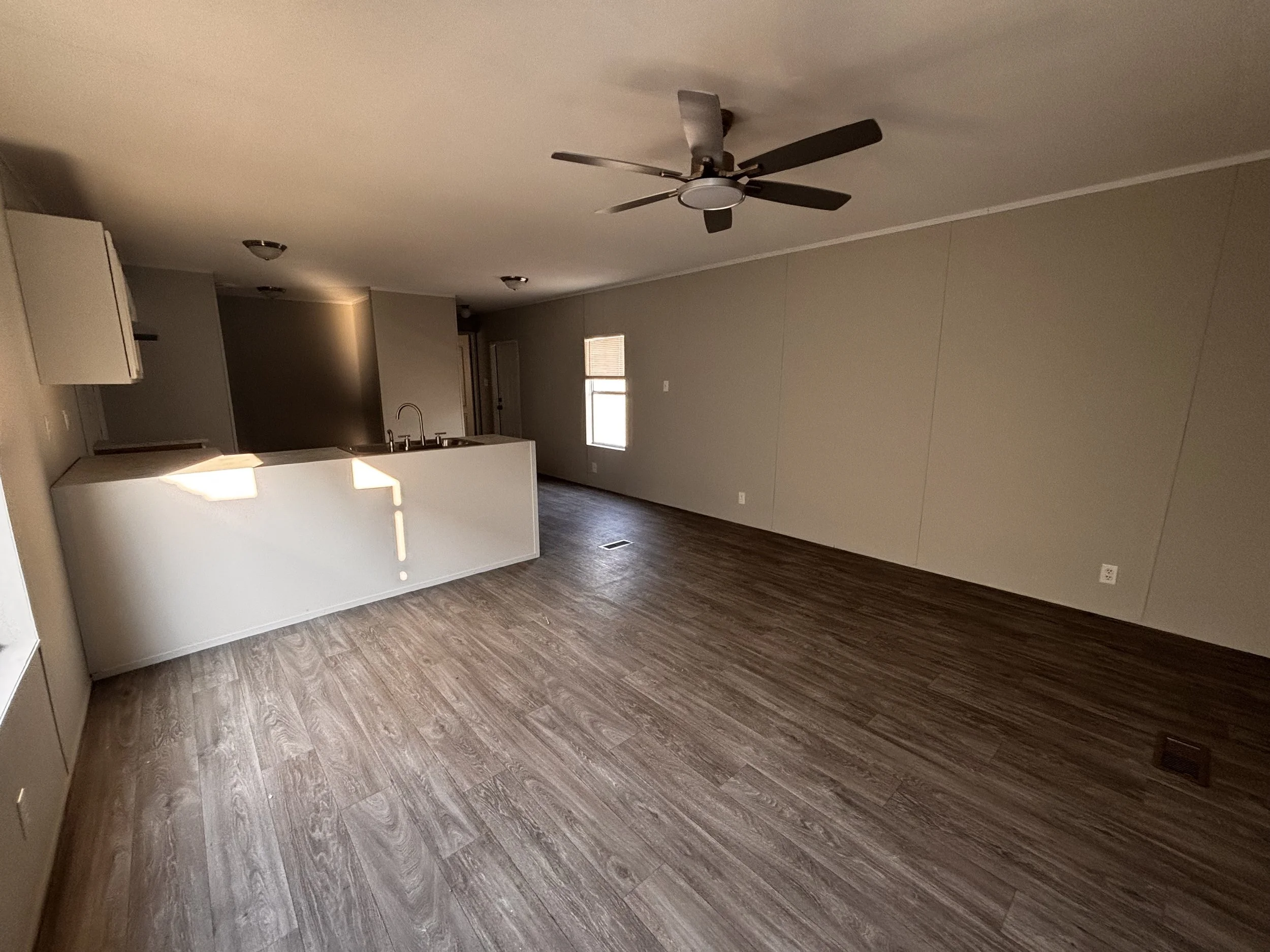 Livinroom 297292 .jpeg
