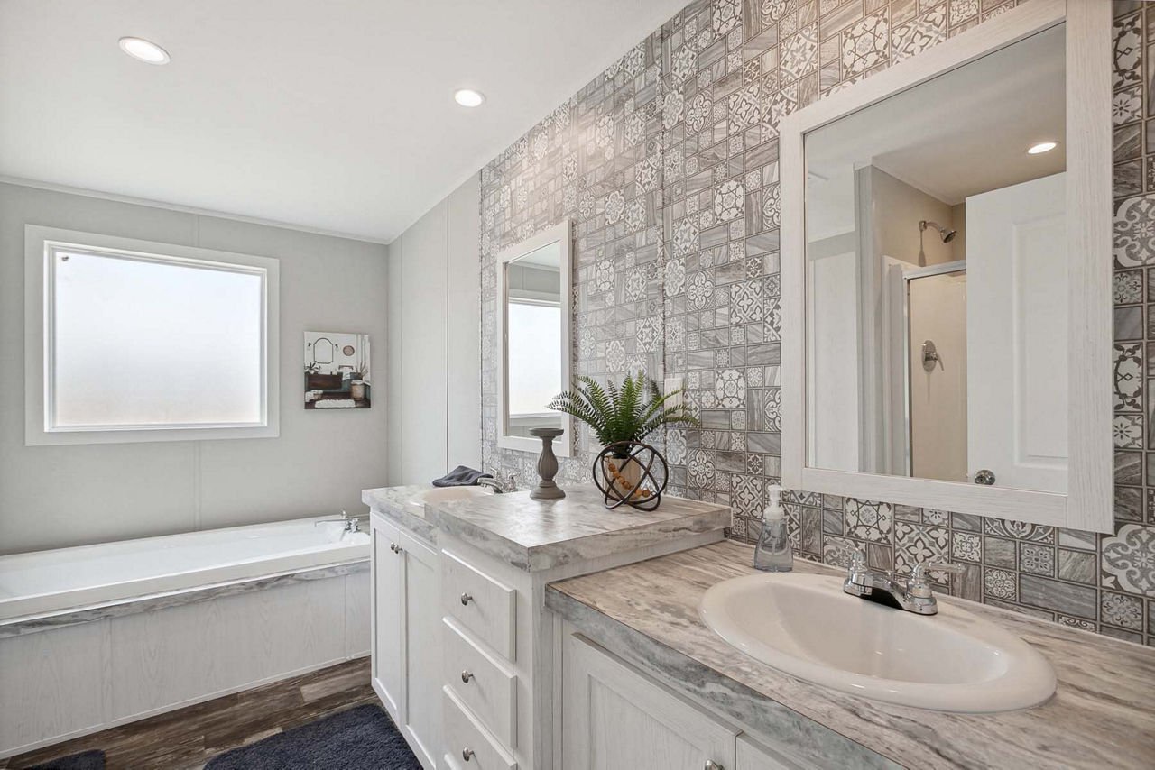 CSD2860L Primary Bath (1).jpg