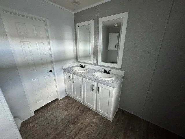 Bath 1 Sinks.jpg