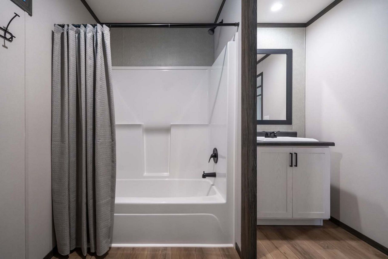 Sunlight 261 Bath 2.jpg