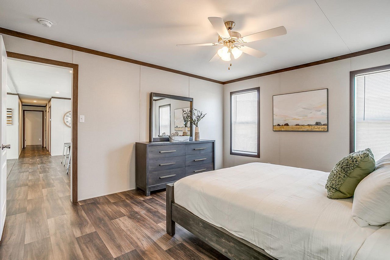 New---Moon-3260F-Primary-Bedroom-3.jpg