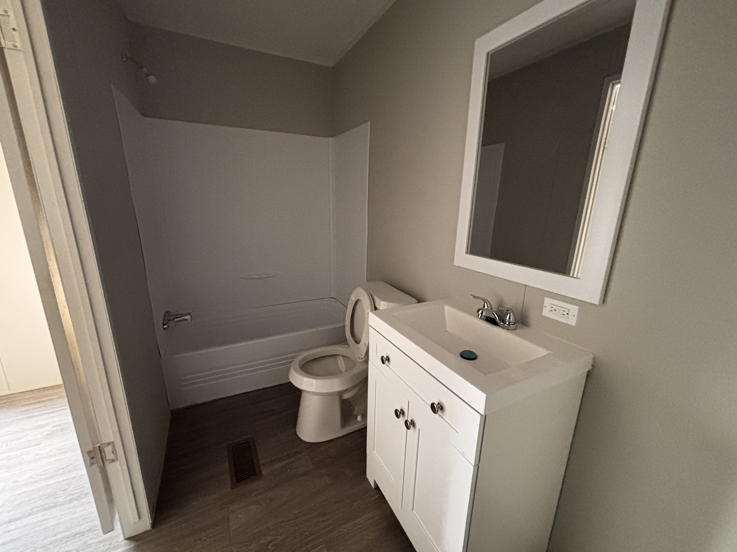 MasterBath2_297292 .jpeg