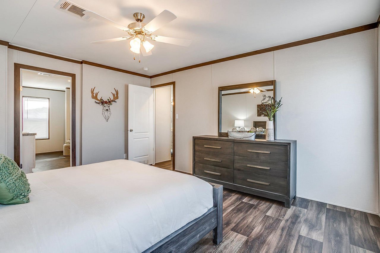 New---Moon-3260F-Primary-Bedroom-4.jpg
