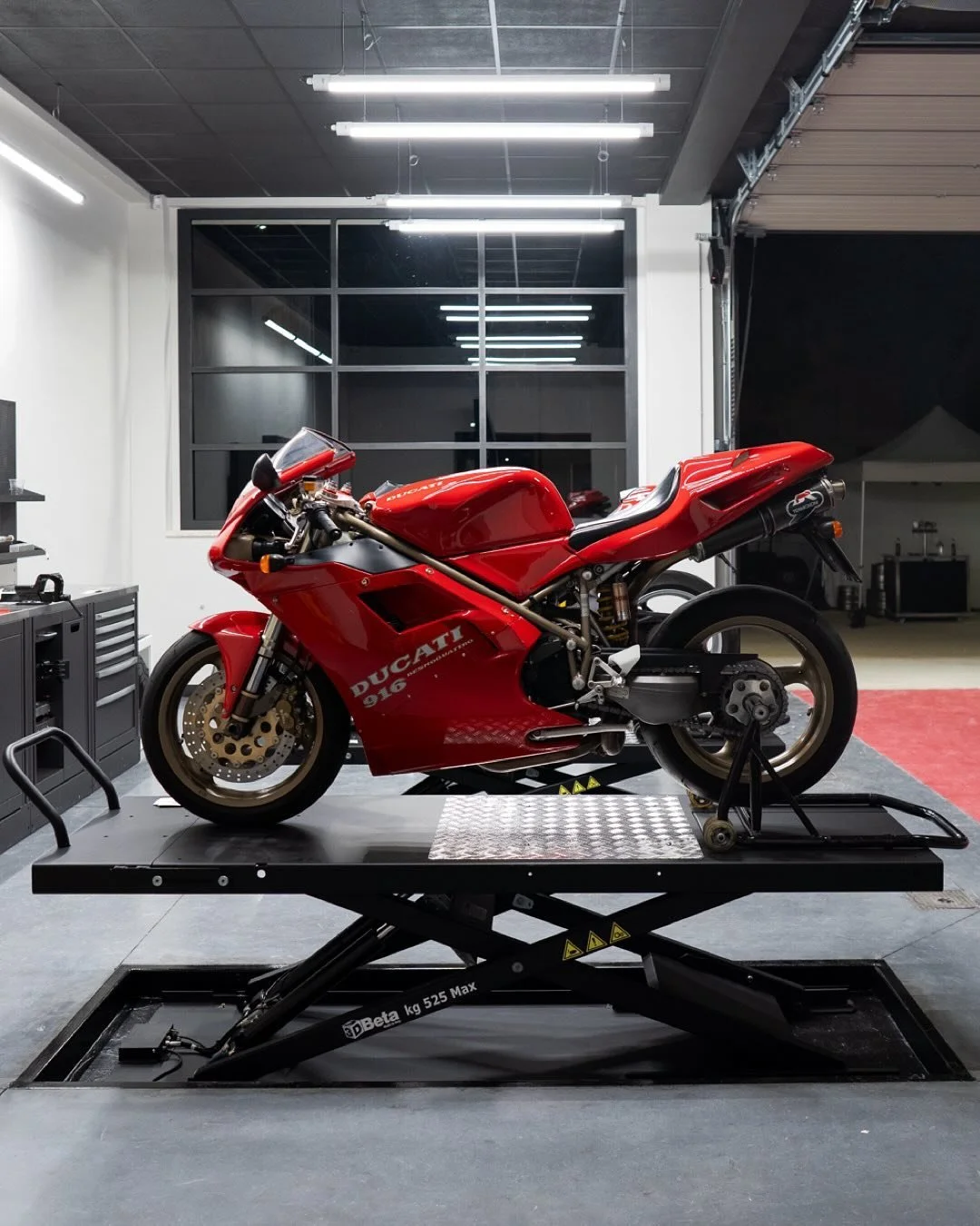 Un grazie enorme a tutti quelli che hanno reso possibile la realizzazione del progetto @bagalinimoto. &Egrave; stato un orgoglio vedervi numerosissimi all&rsquo;inaugurazione della mia nuova officina moto. 🏍️
Un grazie speciale a 

@michela_sollini 