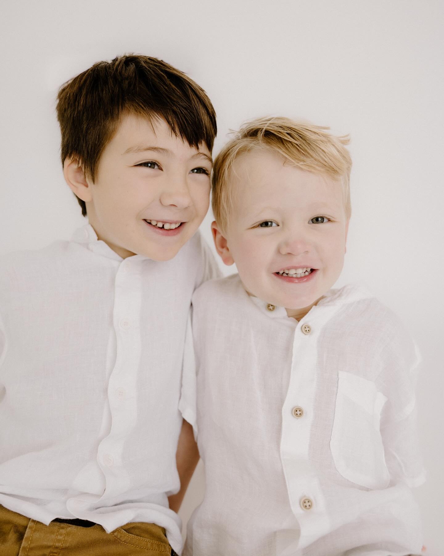 STUDIO MINI SESSIONS are officially open the morning of Sunday, September 15th and Saturday, October 19th!

Whether you need an updated headshot, Annual family portraits, some basic Brand and Social media content, we have you covered. Link in my bio 