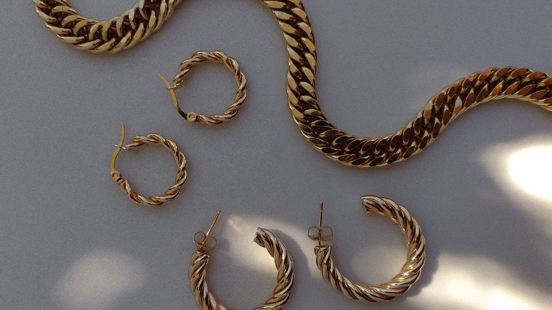 How to Accessorize: Tips and Tricks for Beginners