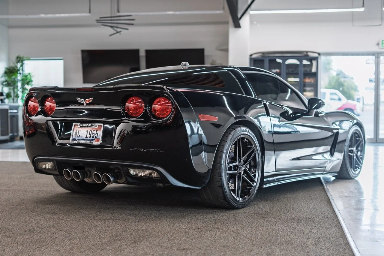 2005_Corvette_05.jpeg