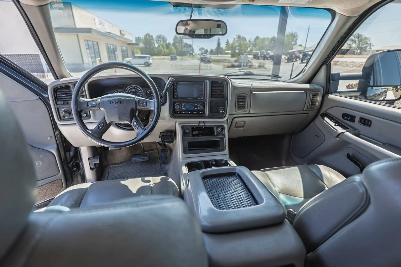 GMC_Sierra_Limited_14.jpeg