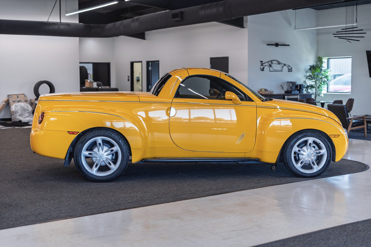 Chevy_SSR_Limited_04.jpeg