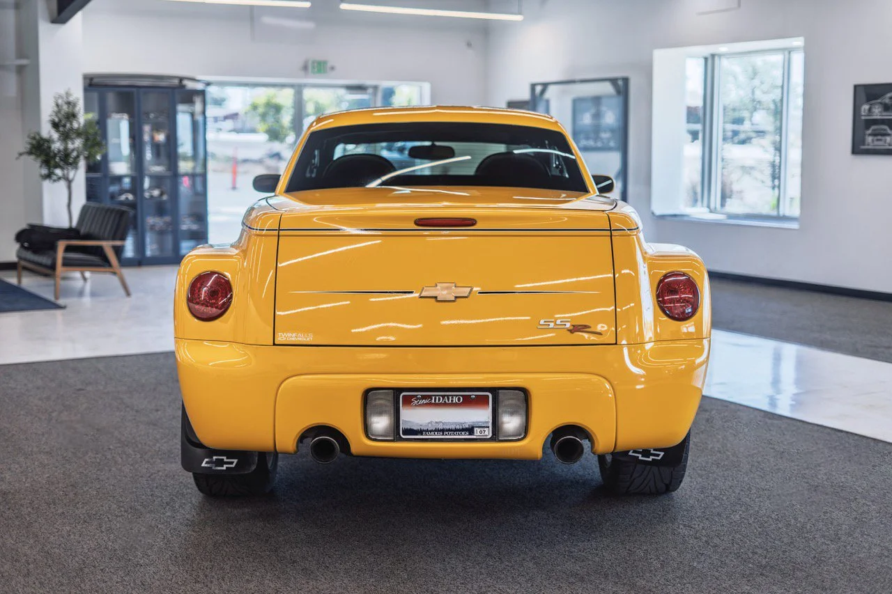 Chevy_SSR_Limited_06.jpeg
