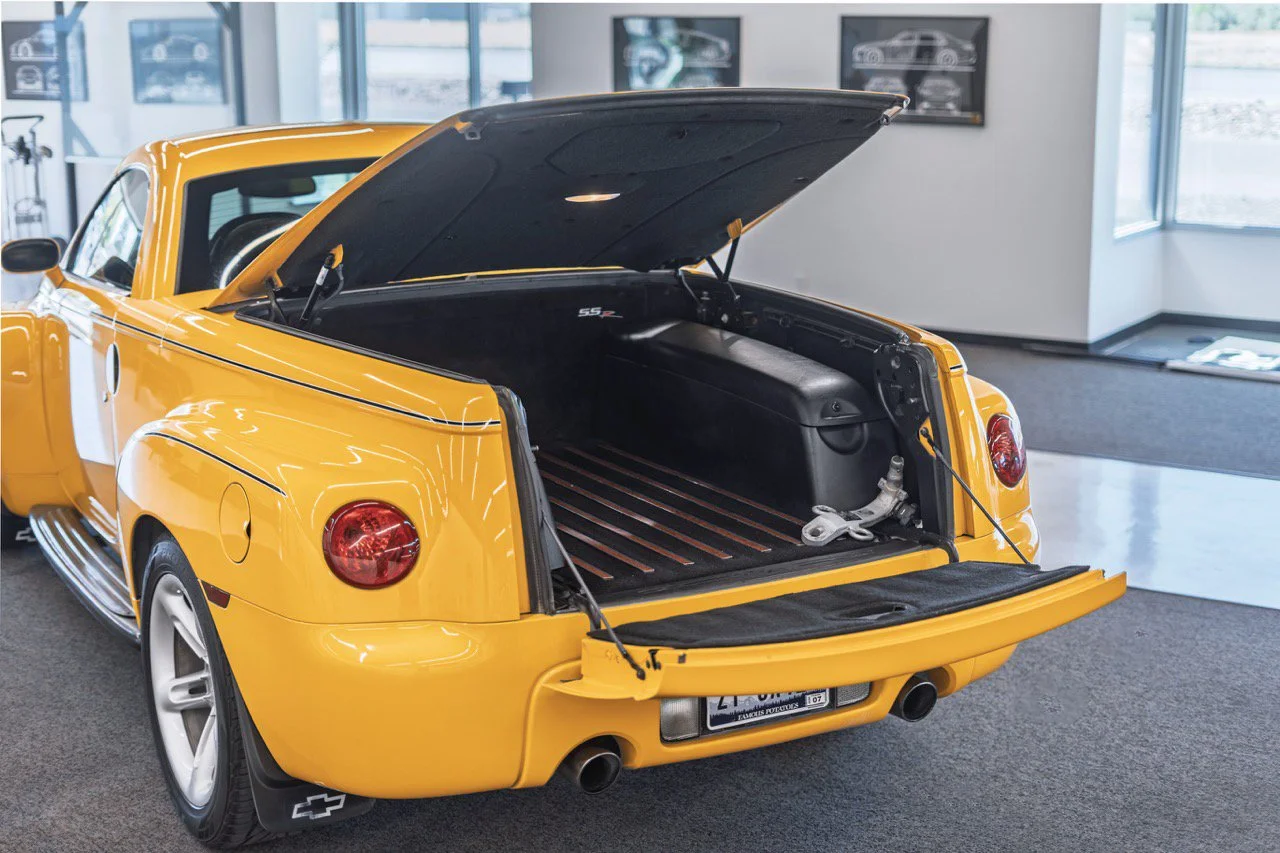 Chevy_SSR_Limited_20.jpeg