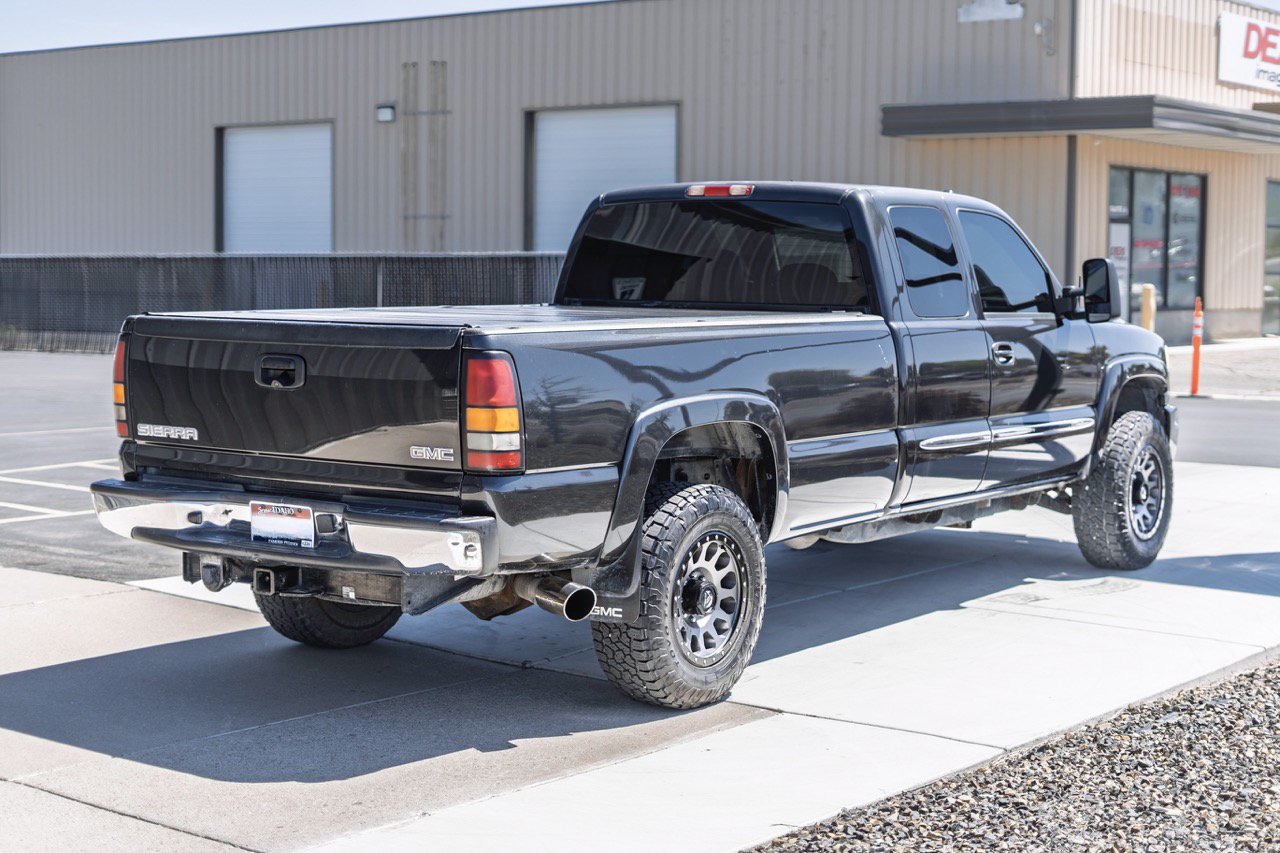 GMC_Sierra_Limited_04.jpeg