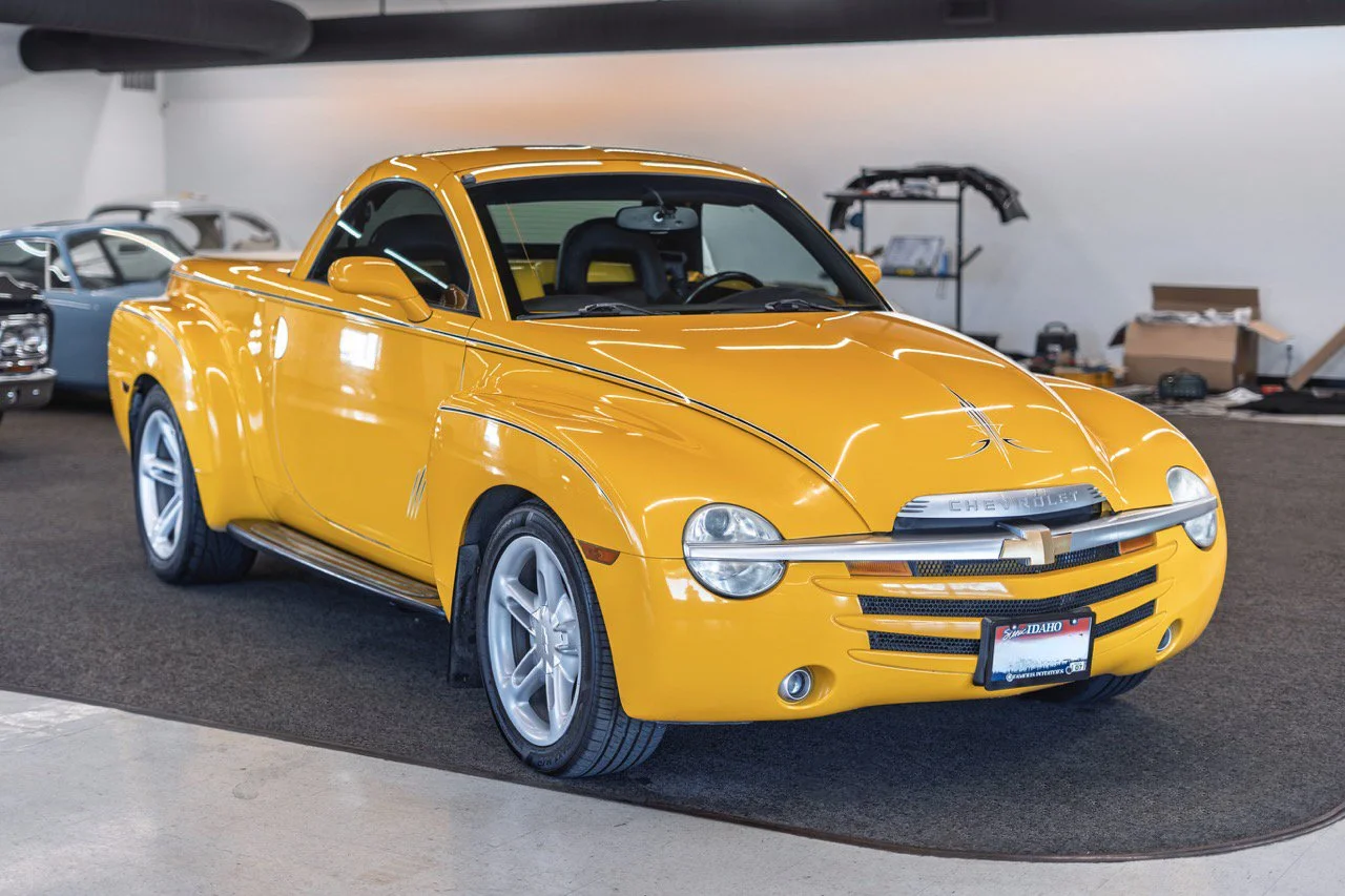 Chevy_SSR_Limited_03.jpeg