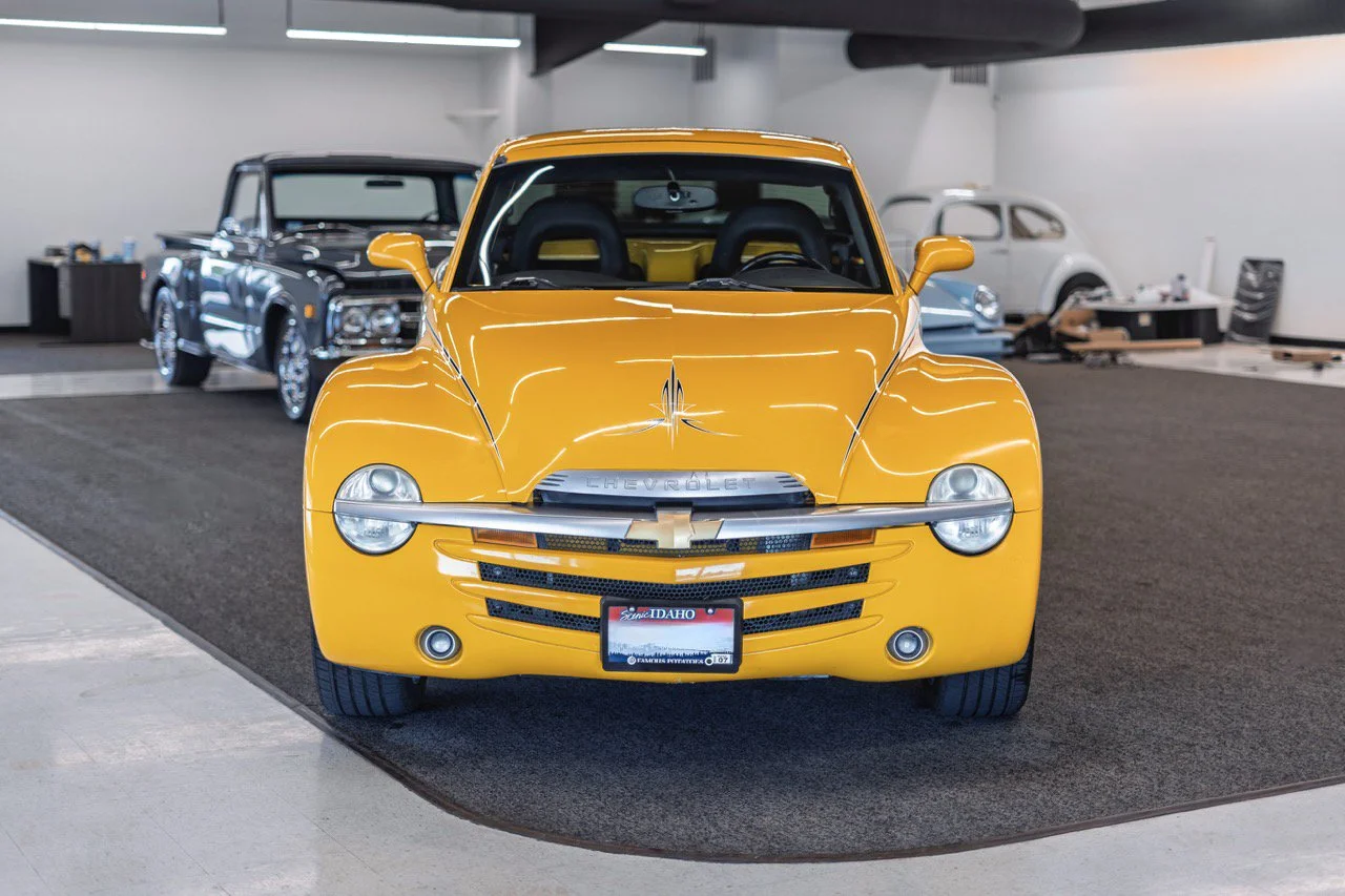 Chevy_SSR_Limited_02.jpeg