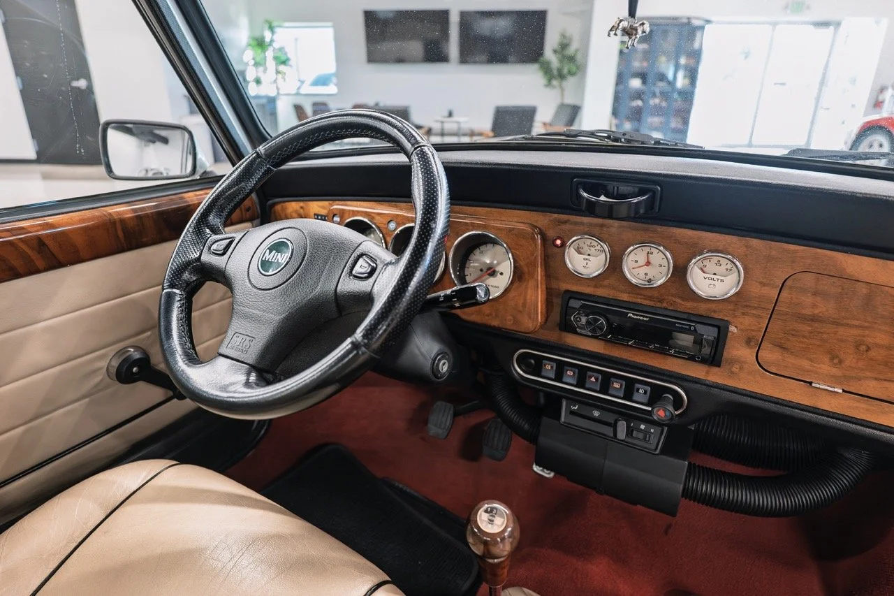 Limited_1973_Mini_Cooper18 Large.jpeg