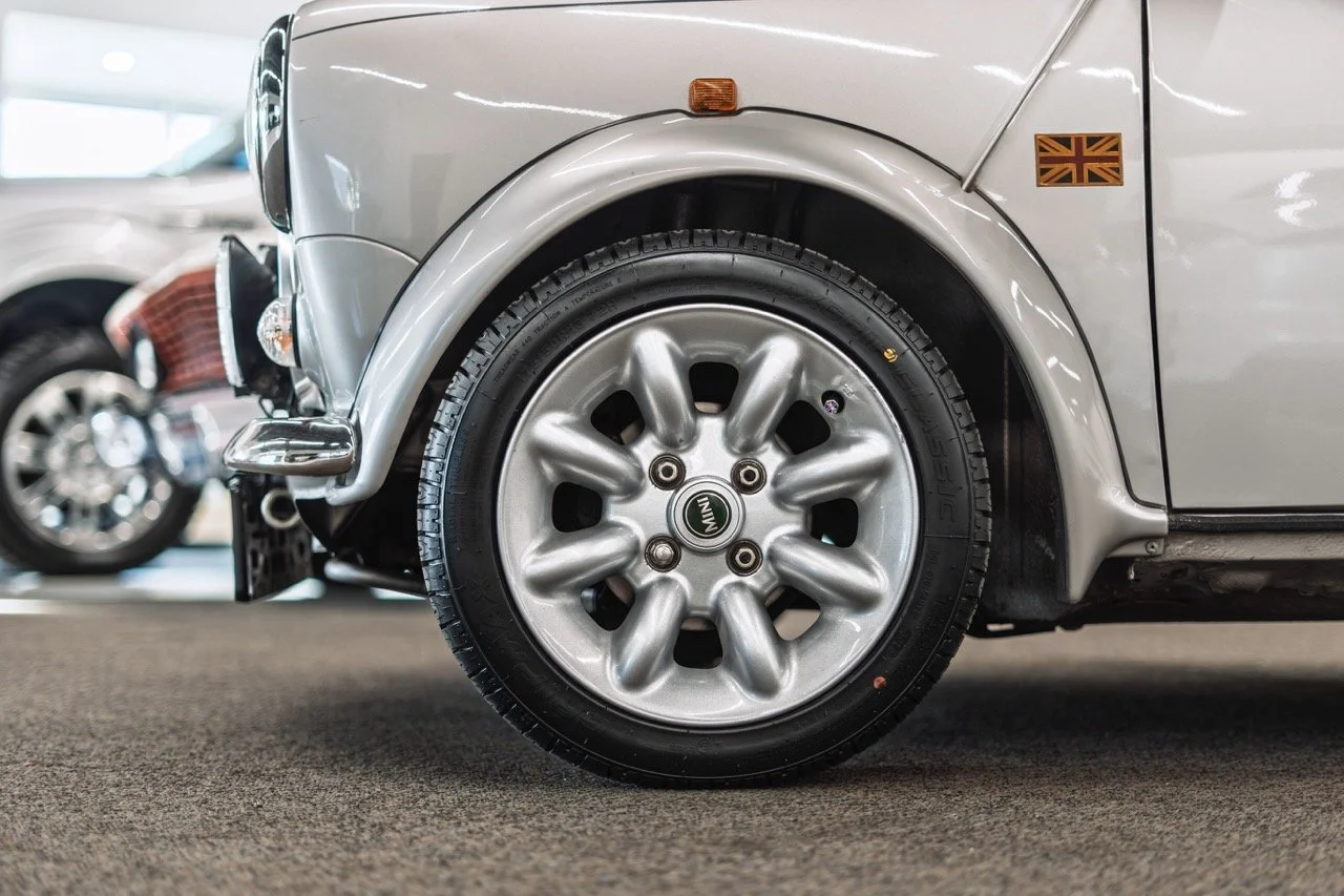 Limited_1973_Mini_Cooper10 Large.jpeg