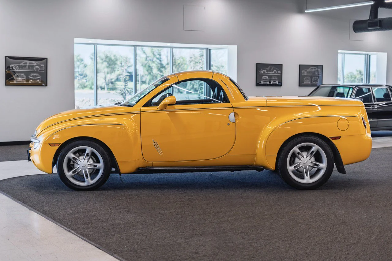 Chevy_SSR_Limited_08.jpeg