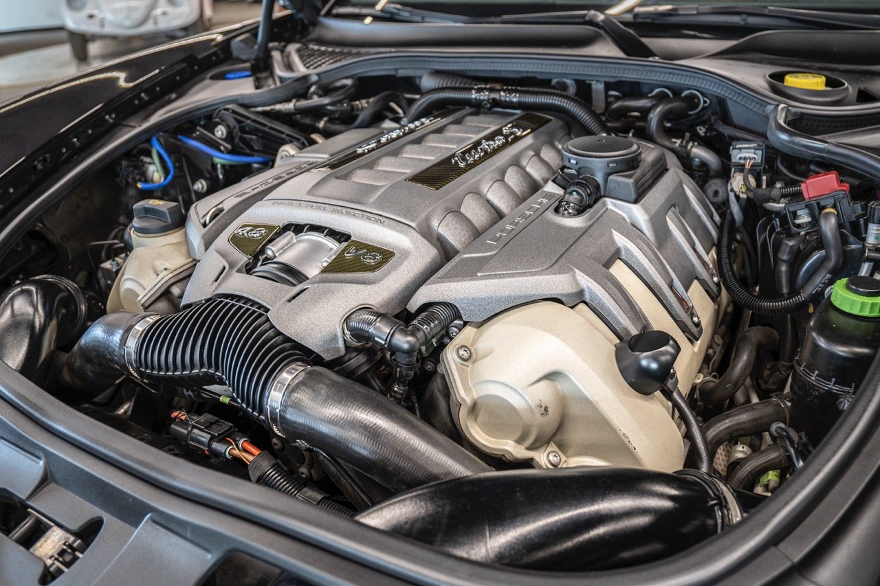 Porsche_Turbo_S_32 Large.jpeg
