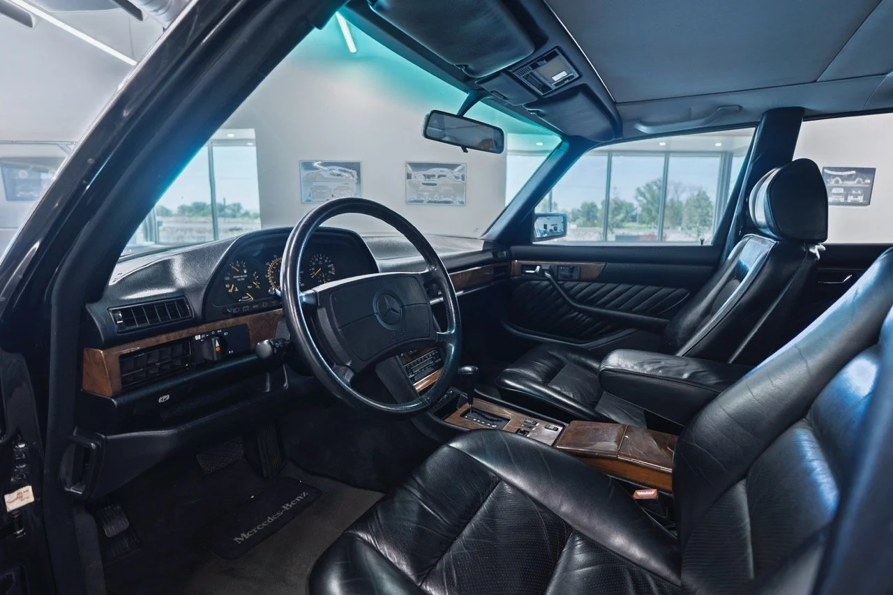 Mercedes_560_SEL_Limited_14.jpeg
