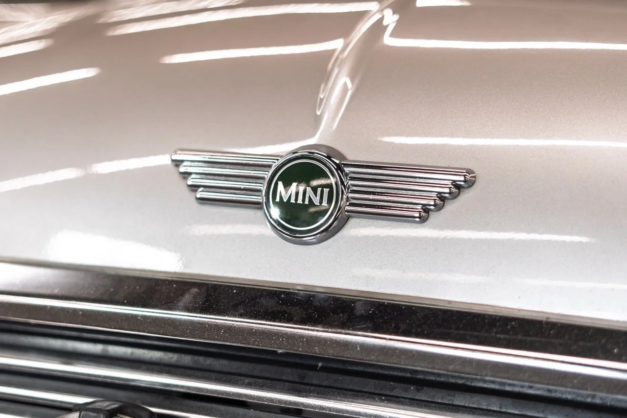 Limited_1973_Mini_Cooper07 Large.jpeg