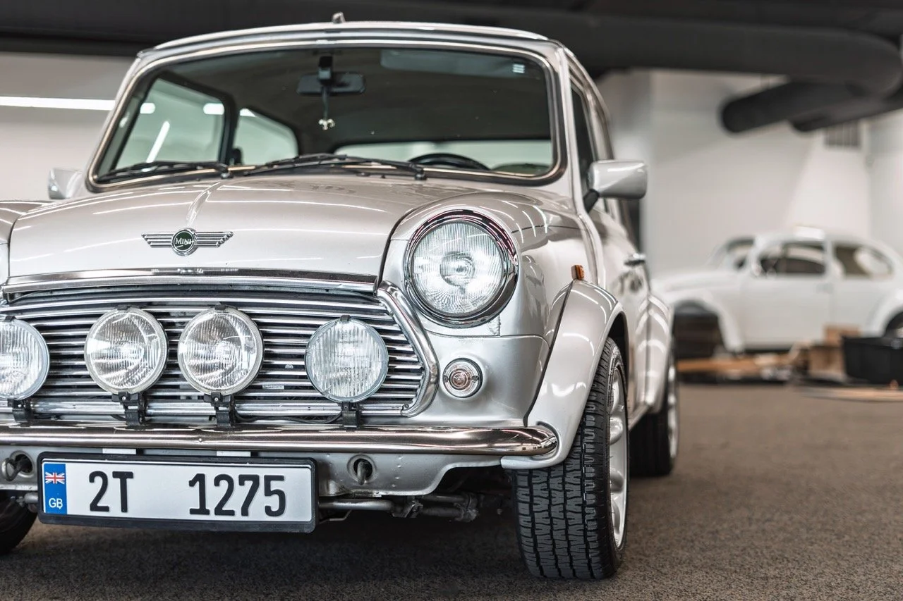 Limited_1973_Mini_Cooper08 Large.jpeg