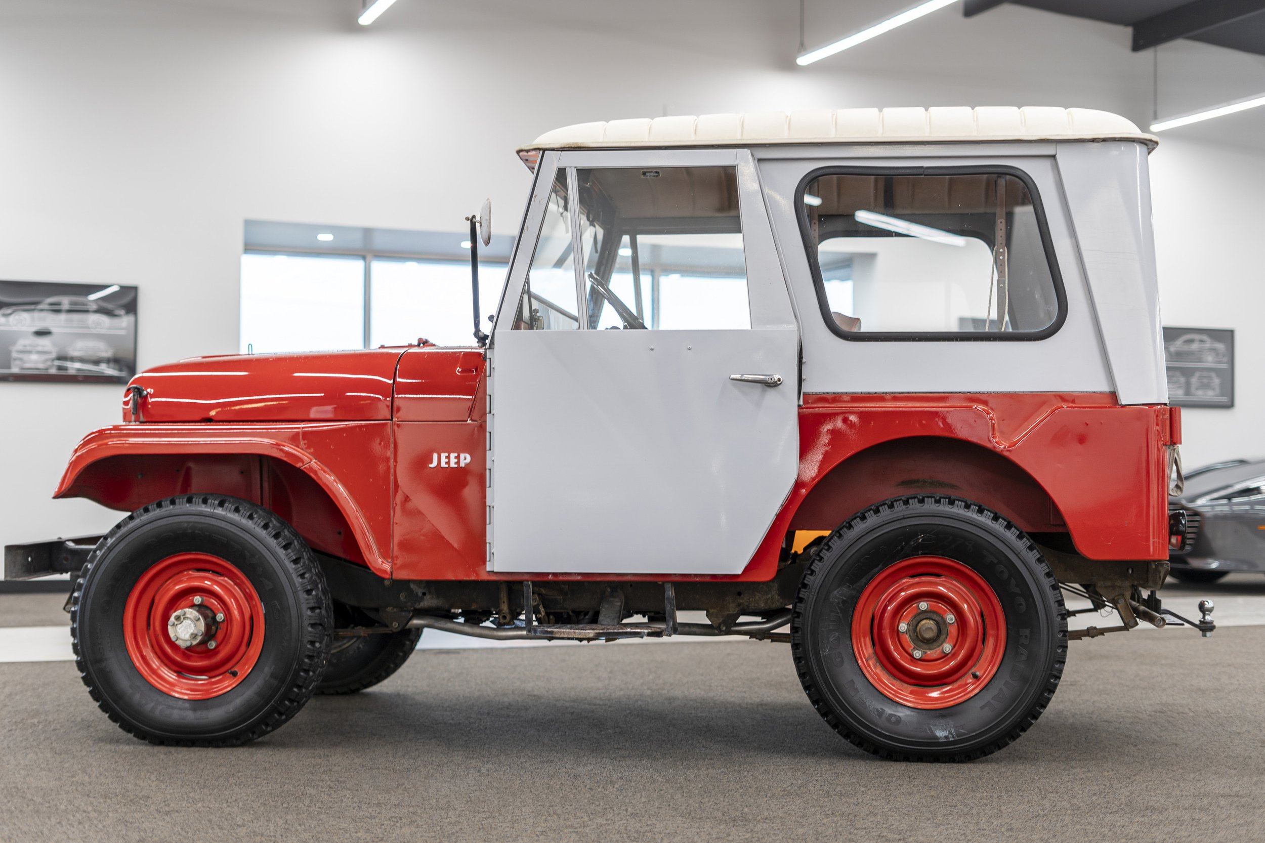 Vintage_Jeep_8.jpg