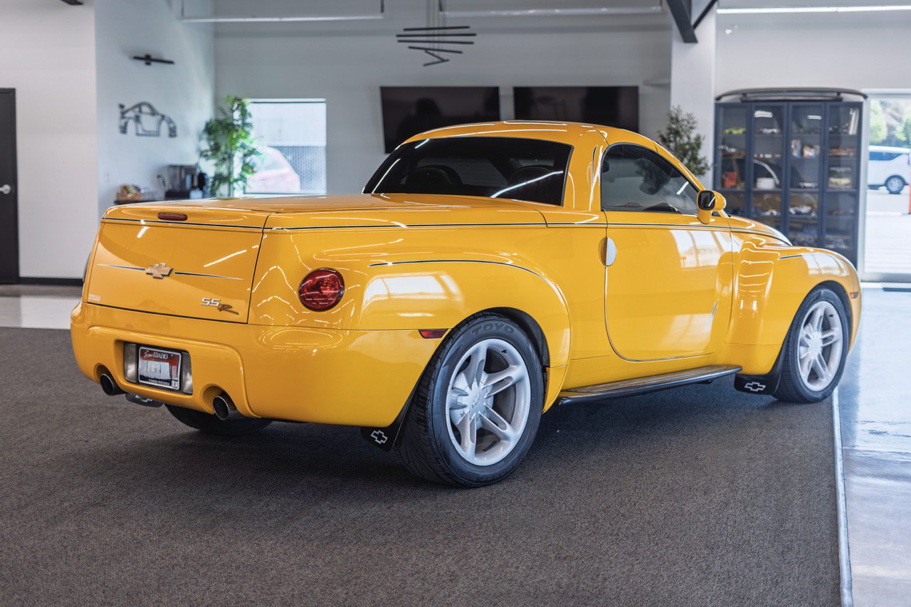 Chevy_SSR_Limited_05.jpeg