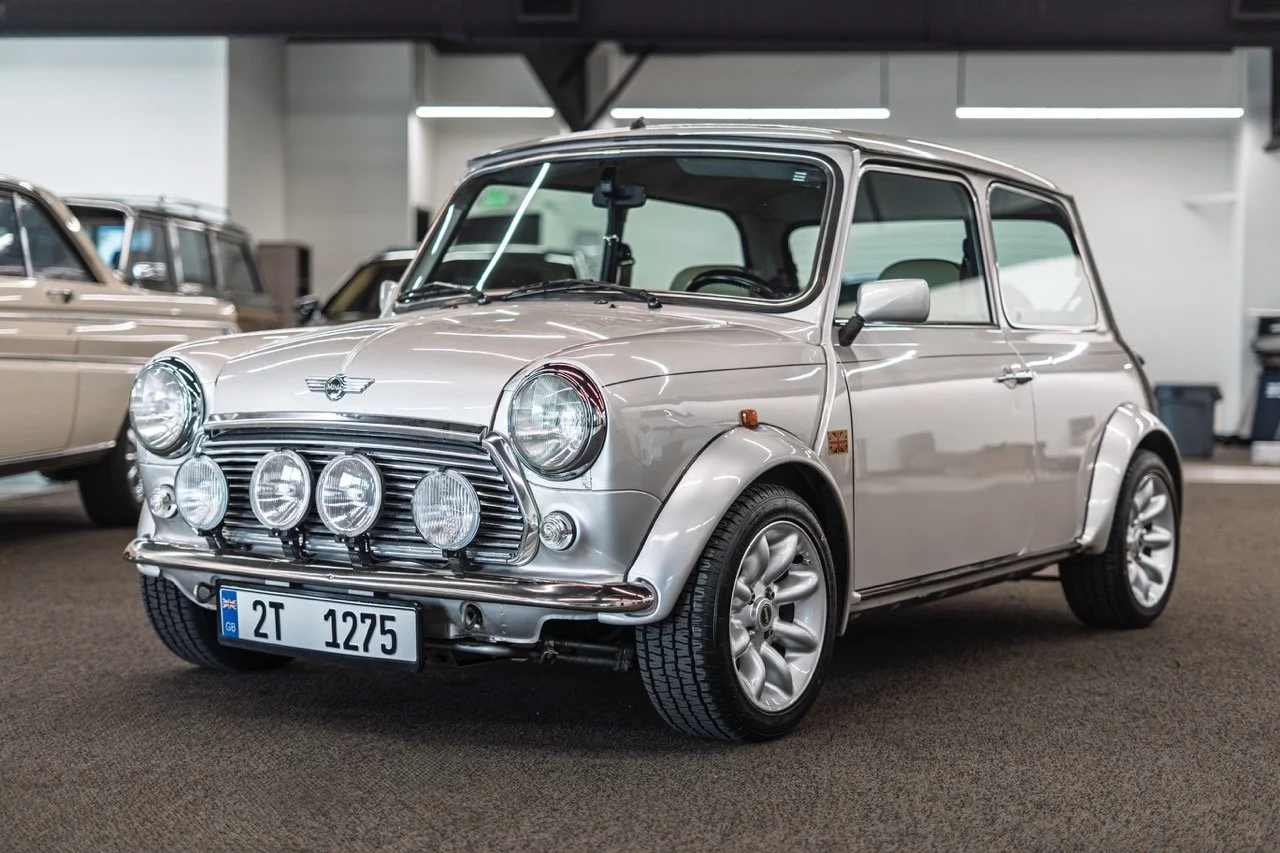 Limited_1973_Mini_Cooper01 Large.jpeg