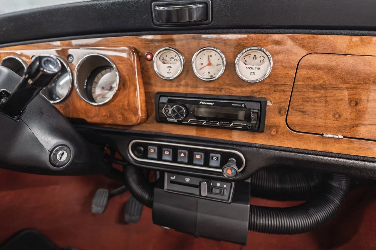 Limited_1973_Mini_Cooper19 Large.jpeg