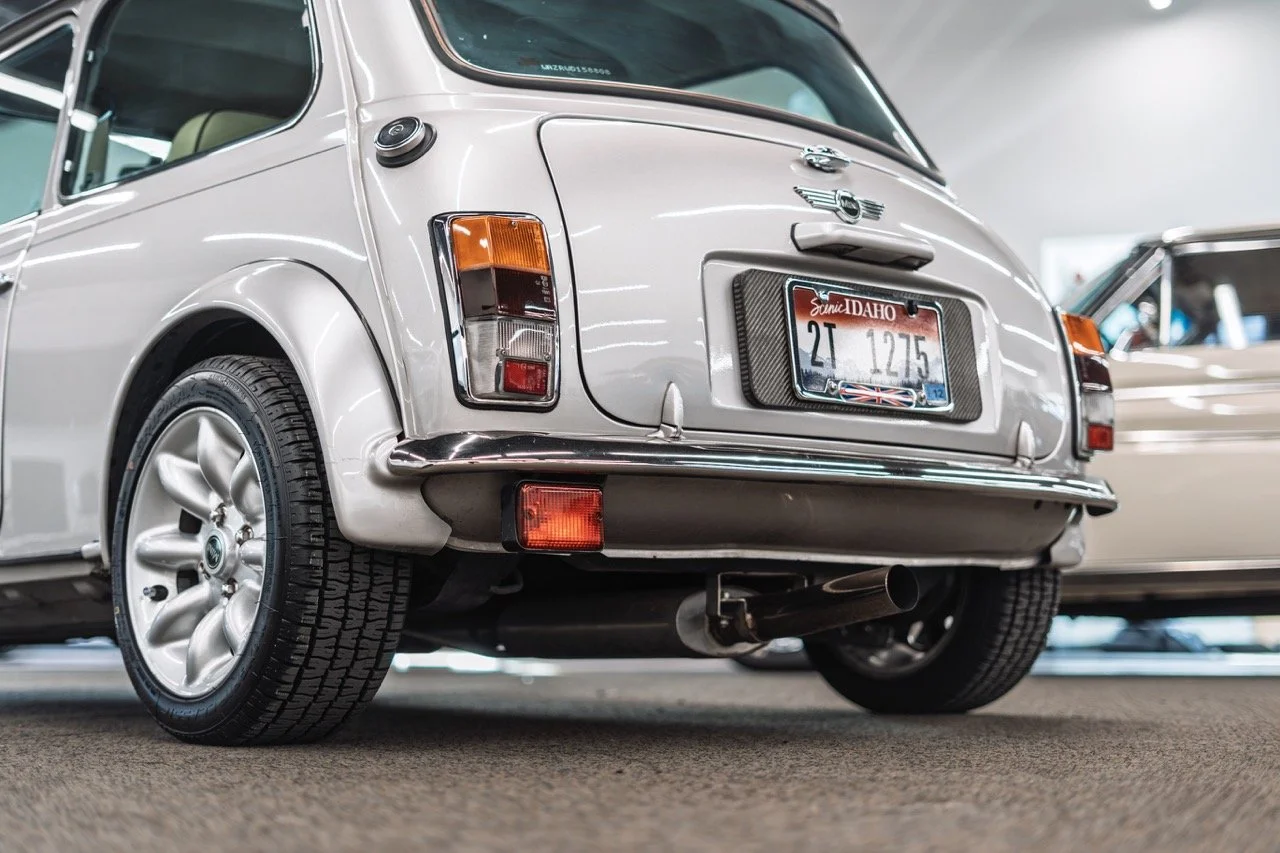 Limited_1973_Mini_Cooper11 Large.jpeg